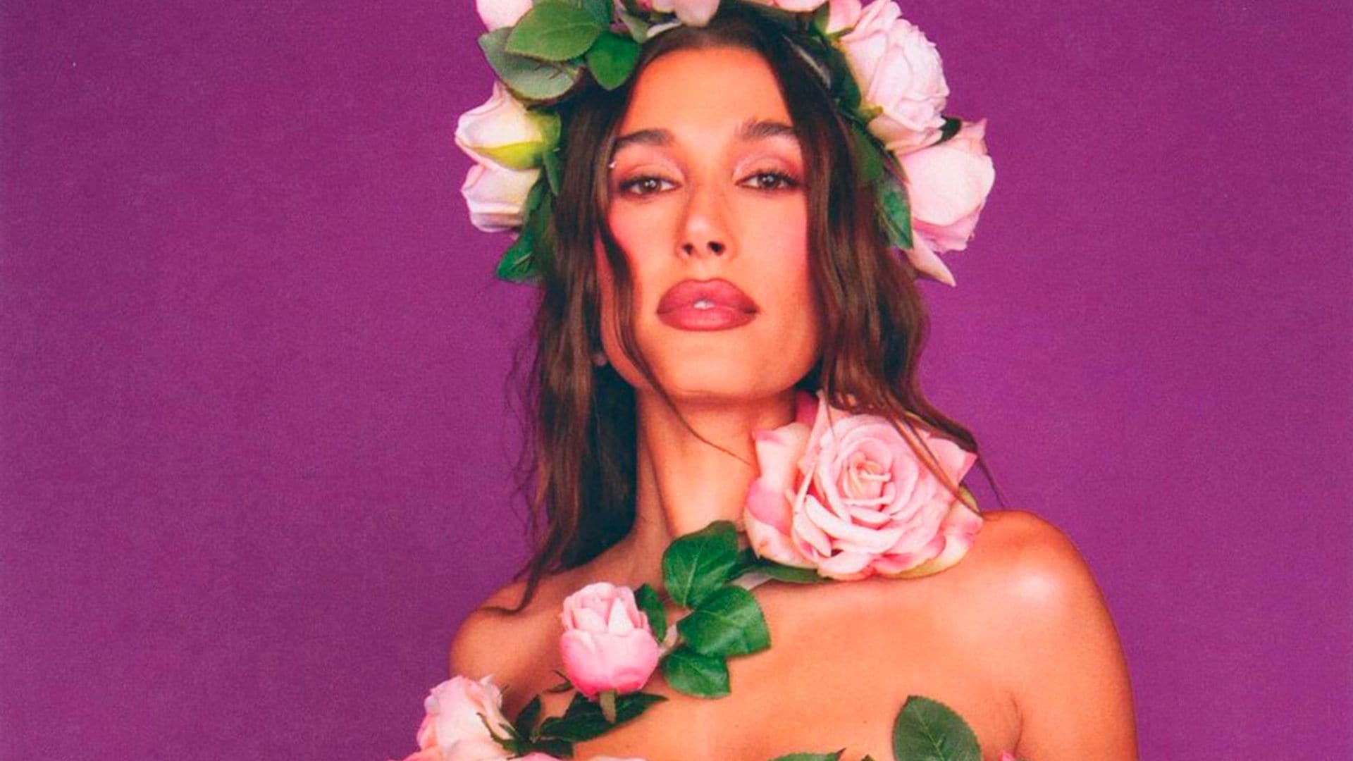 Hailey Bieber rinde homenaje a Yves Saint Laurent con su precioso disfraz de flores