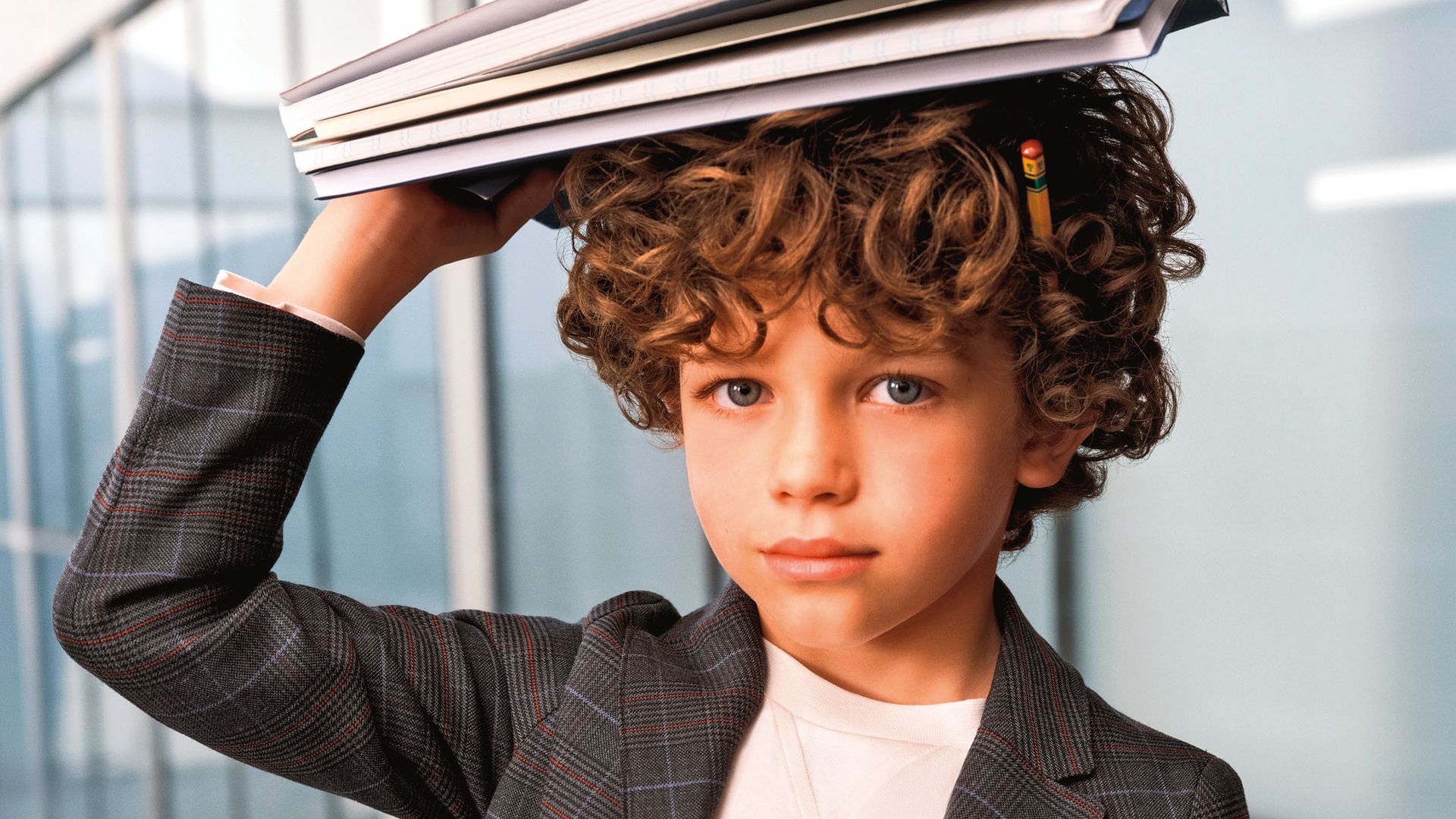 Niño preparado para la vuelta a la rutina