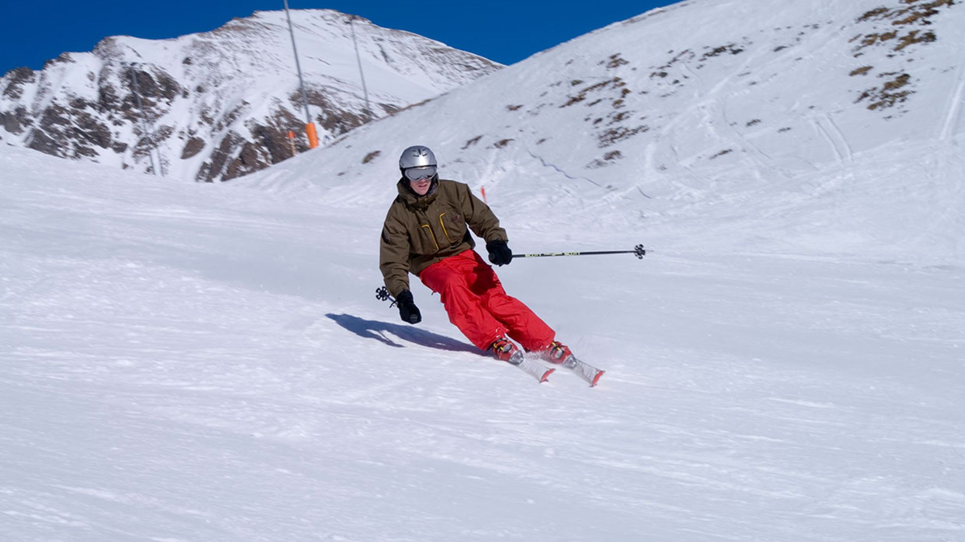 Si te apasiona el esquí, no te olvides de preparar tu cuerpo antes de lanzarte a la montaña