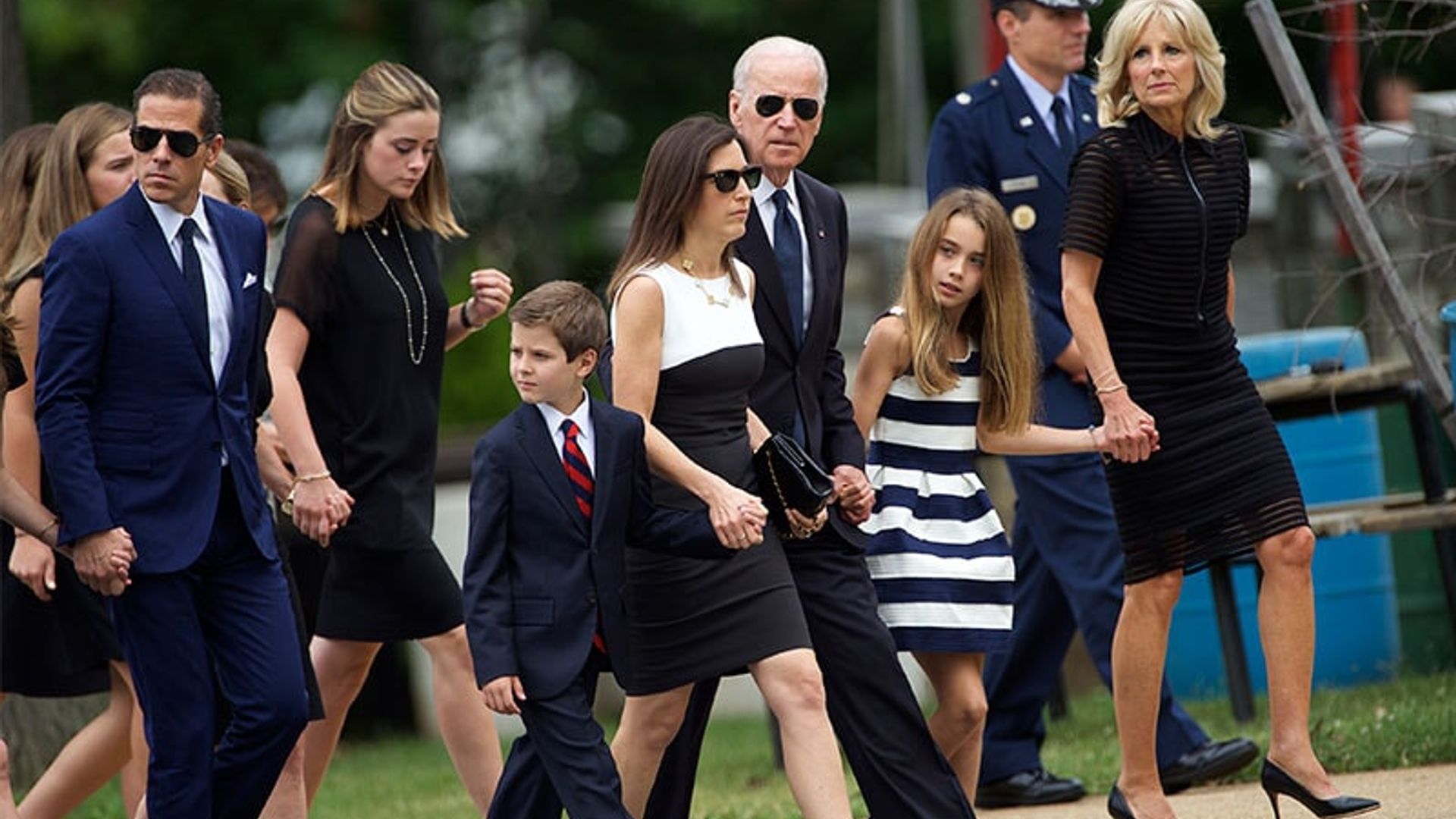 La viuda de Beau Biden, hijo del exvicepresidente de EU, comienza una relación con su cuñado