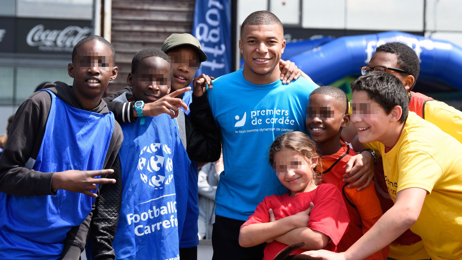 Kylian Mbappé en un partido benéfico
