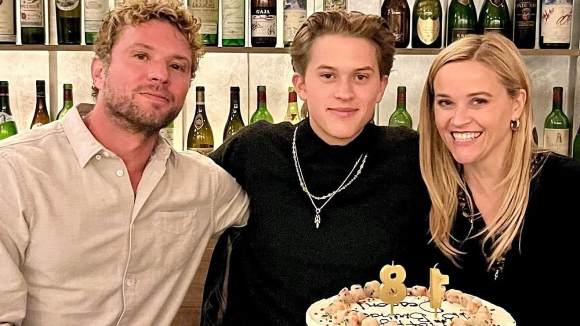 Reese Witherspoon y su ex, Ryan Phillippe, juntos en el 18 cumpleaños de su hijo