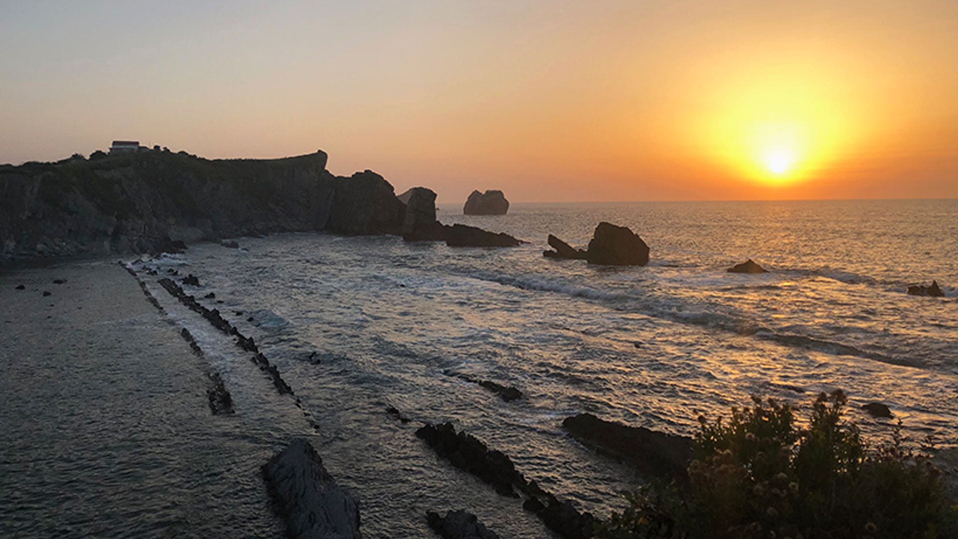 ¡Qué bonitas estas playas de Cantabria! Es tiempo de disfrutar del mar