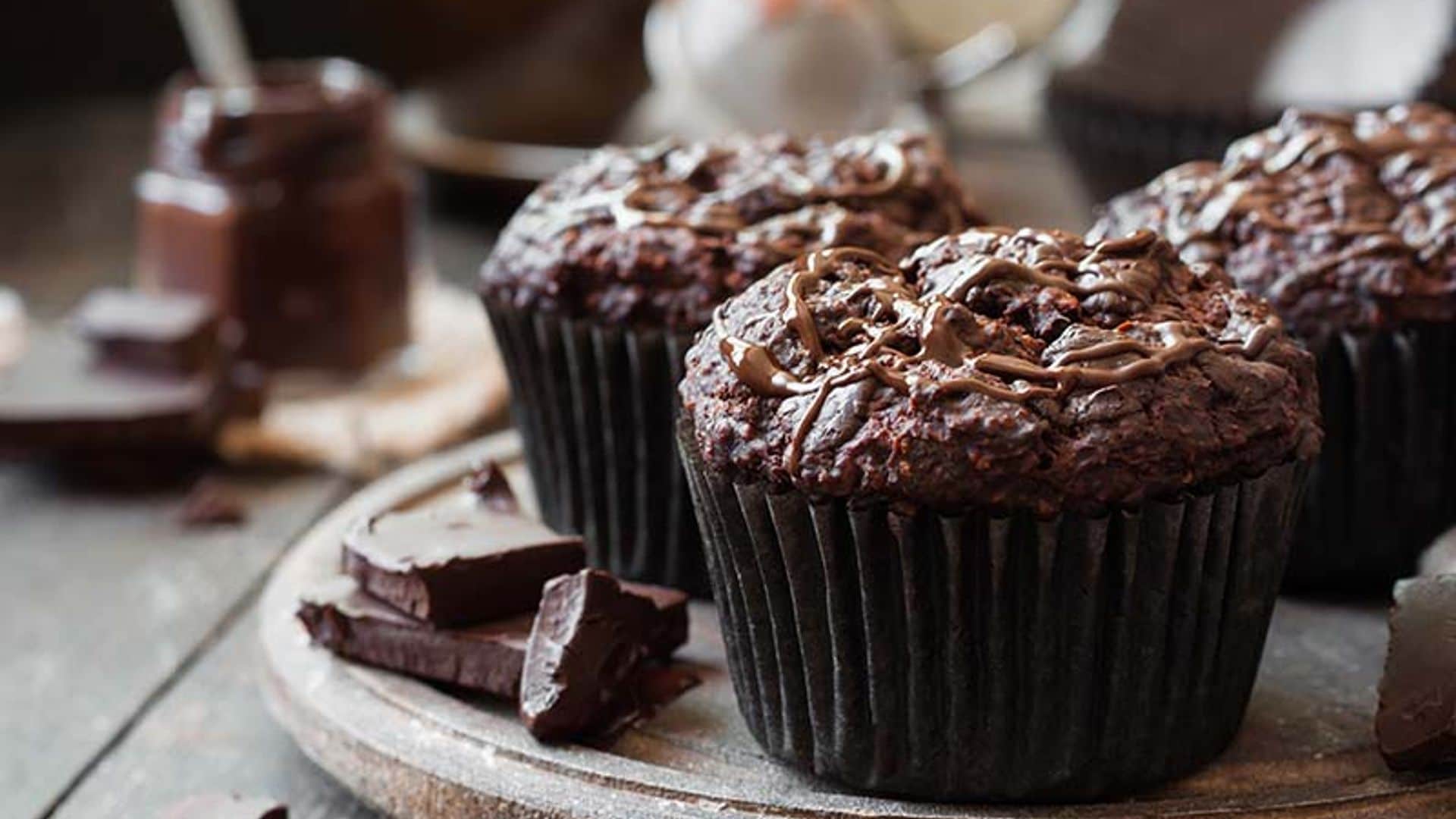 Magdalenas de chocolate, café y remolacha
