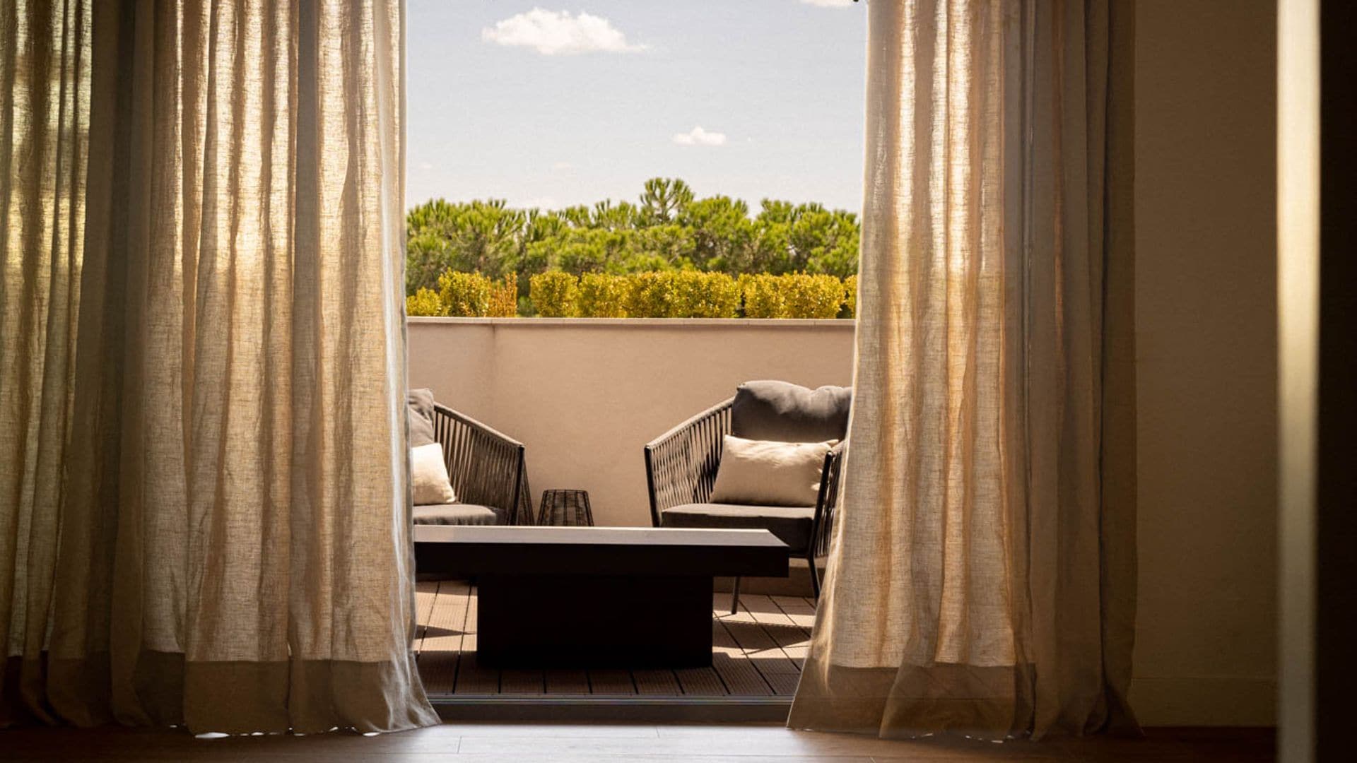 Los errores que cometes al colgar tus cortinas (y cómo solucionarlos para este verano)