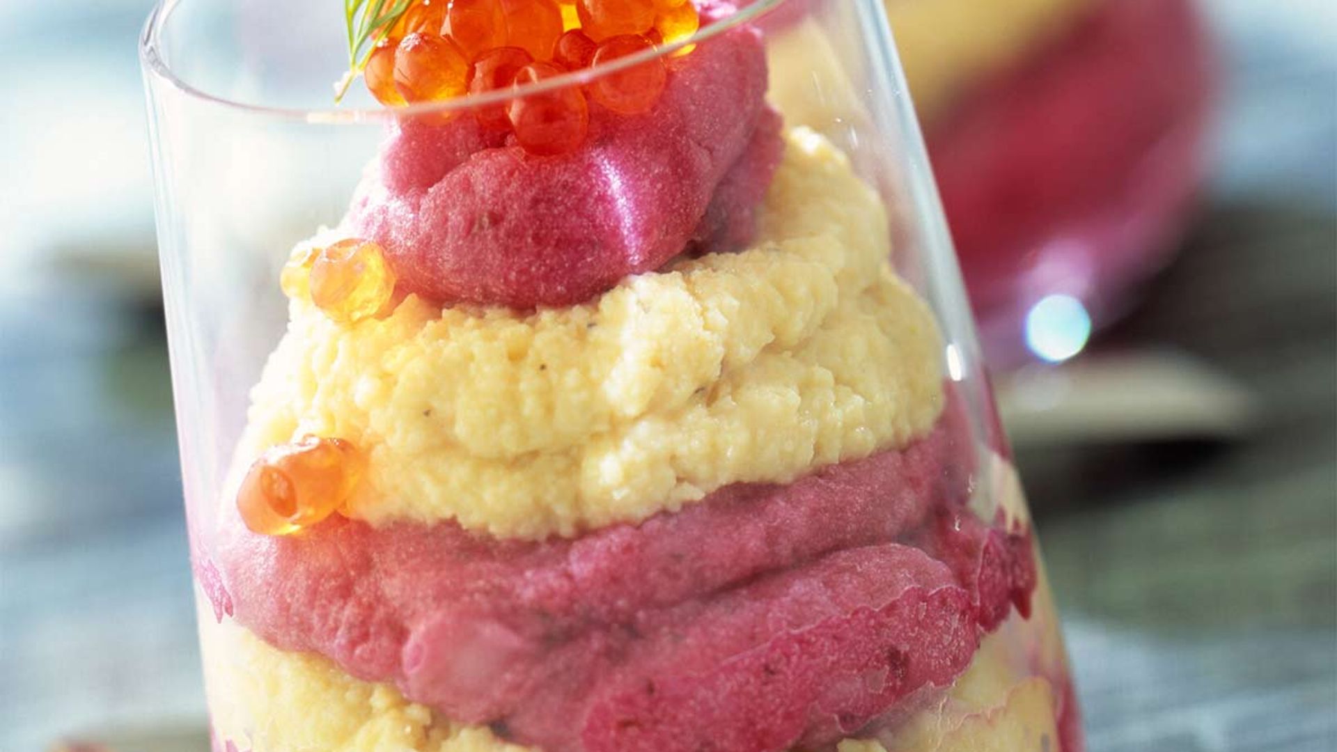 'Mousse' de remolacha con huevos revueltos