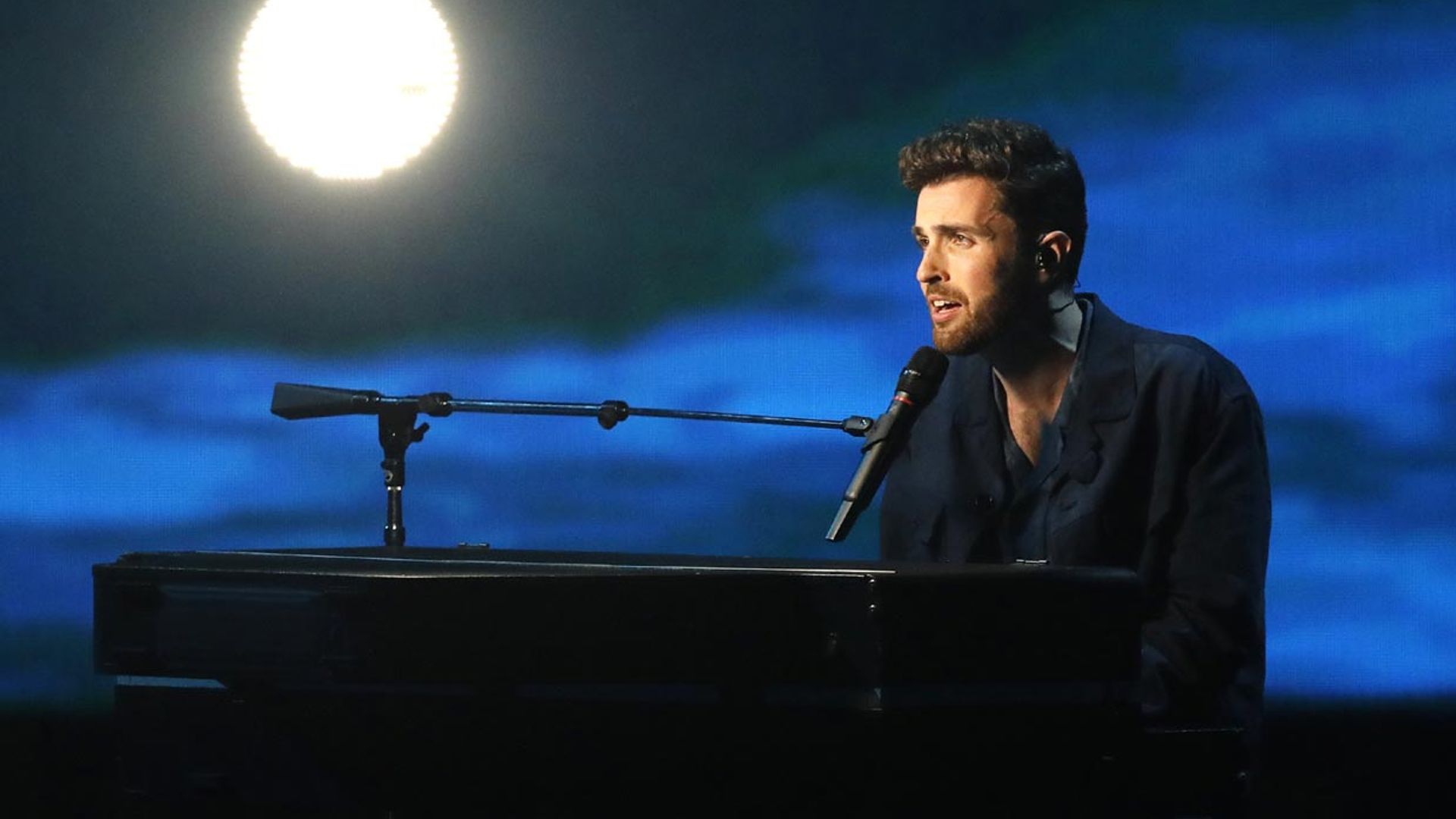 ¿Por qué Duncan Laurence, ganador de Eurovisión 2019, no podrá dar el premio a su sucesor en la final?
