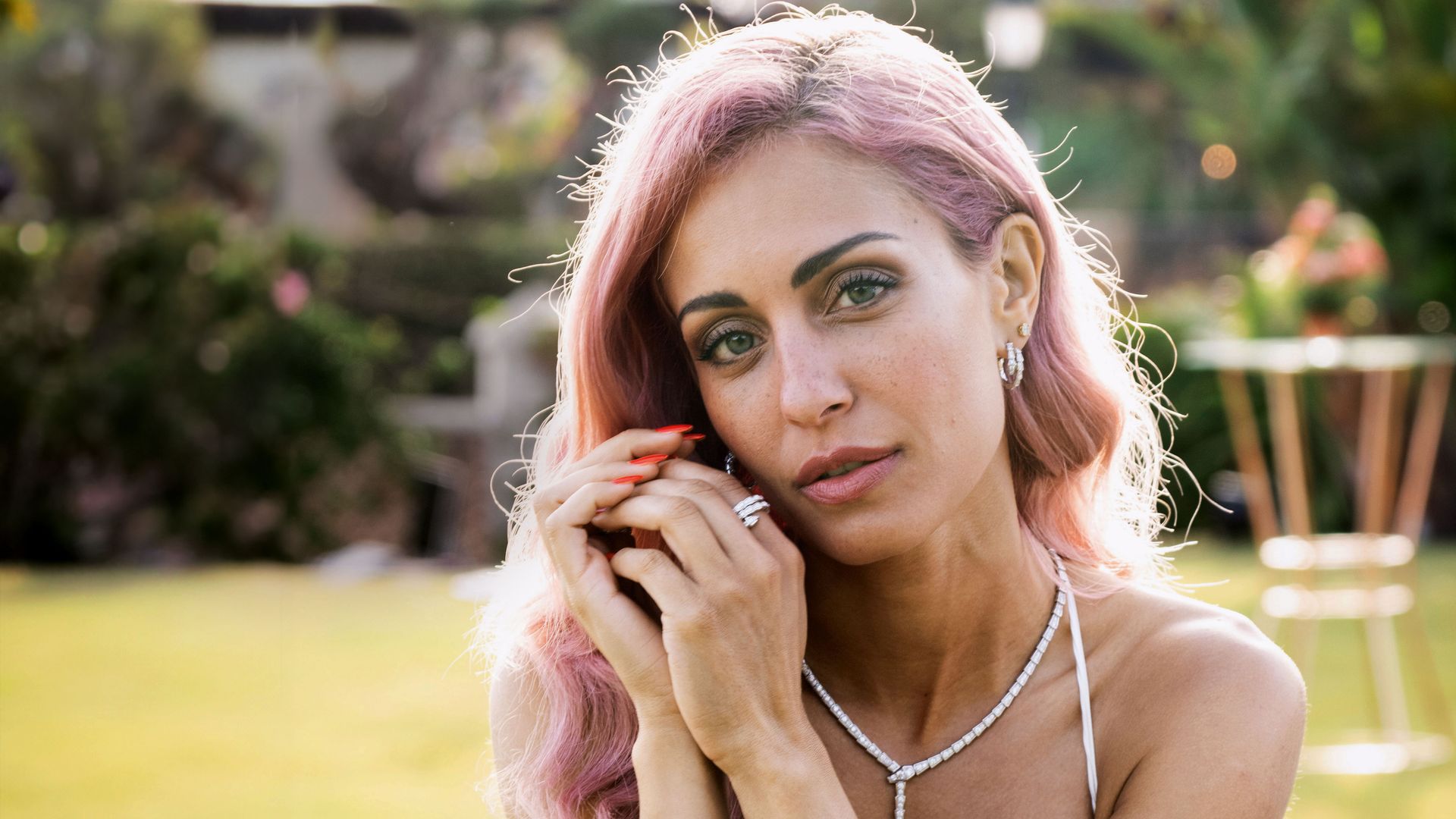 PRIMICIA: Hiba Abouk responde en ¡HOLA! tajante sobre su relación con Álvaro Muñoz Escassi
