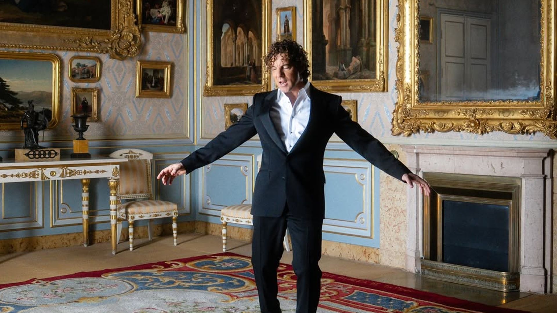 El palacio donde ha grabado David Bisbal su último videoclip parece Versalles y está a solo una hora de Madrid