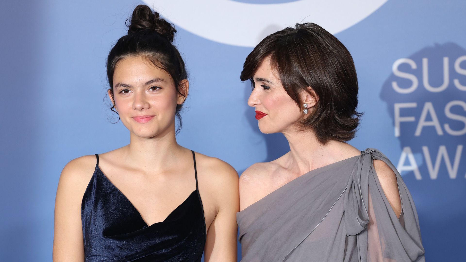 Paz Vega y su hija, juntas en el rodaje de su nueva película como directora: el inesperado papel de Ava Salazar tras las cámaras