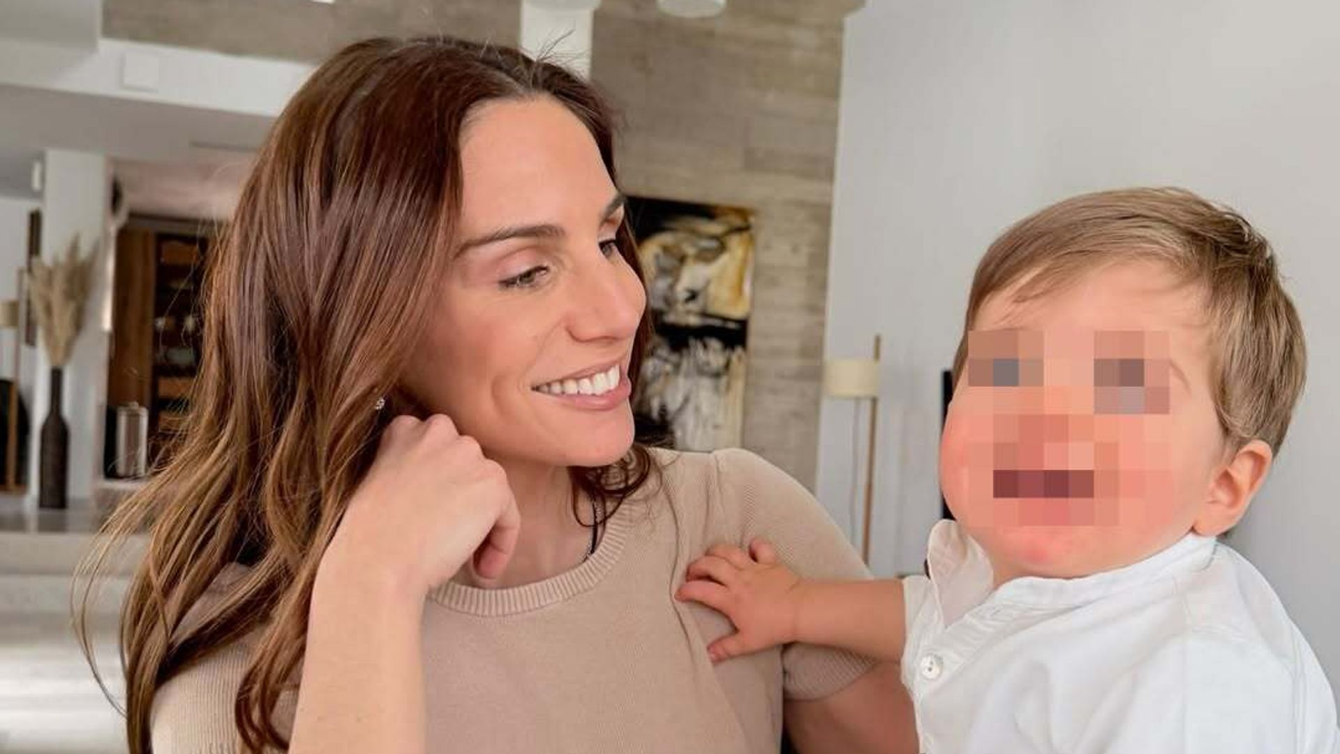 Las entrañables imágenes de Lucía Villalón con sus hijos que demuestran que el amor siempre salva