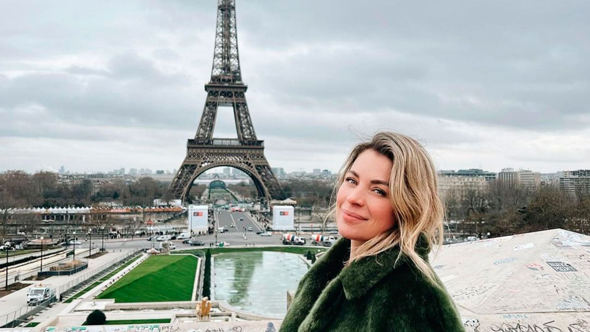 Con espectaculares fotos de su viaje, Ludwika Paleta disfruta de unas vacaciones en París