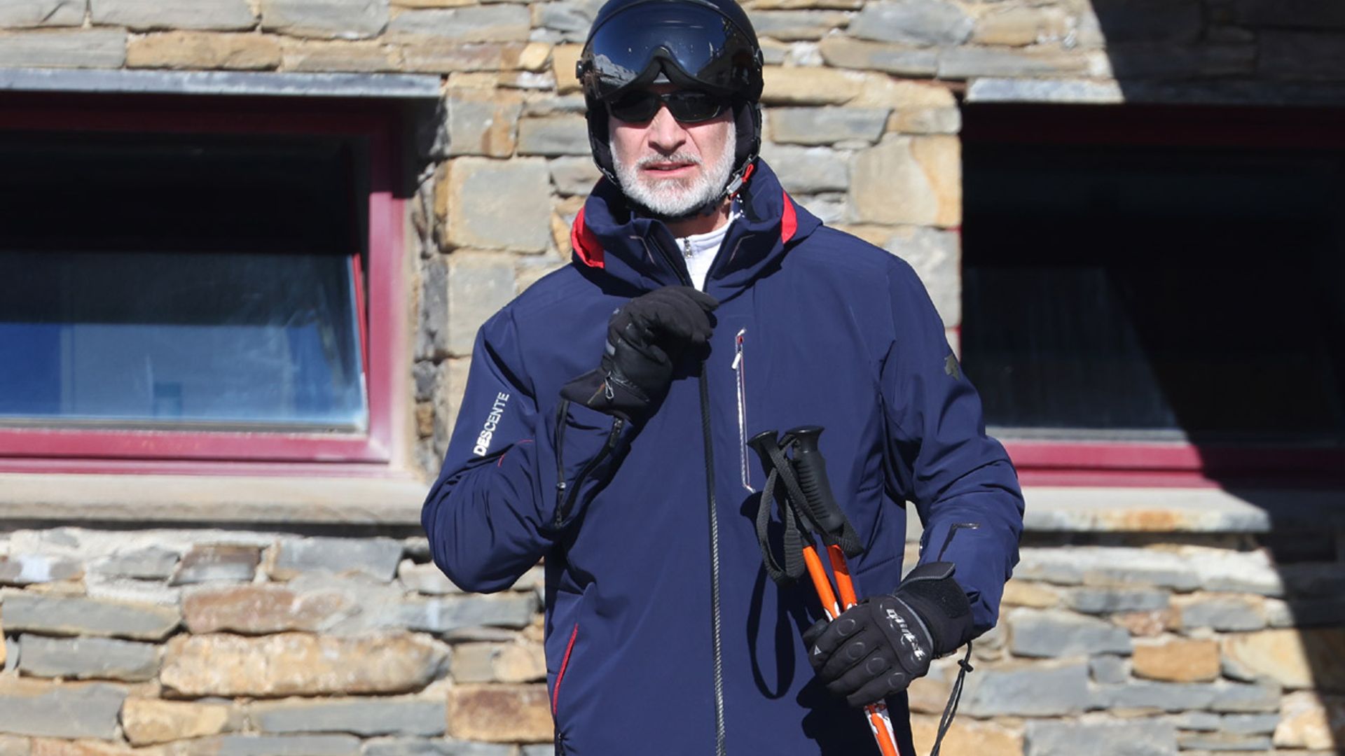 Primeras imágenes del rey Felipe VI en Baqueira tras la visita de Urdangarin