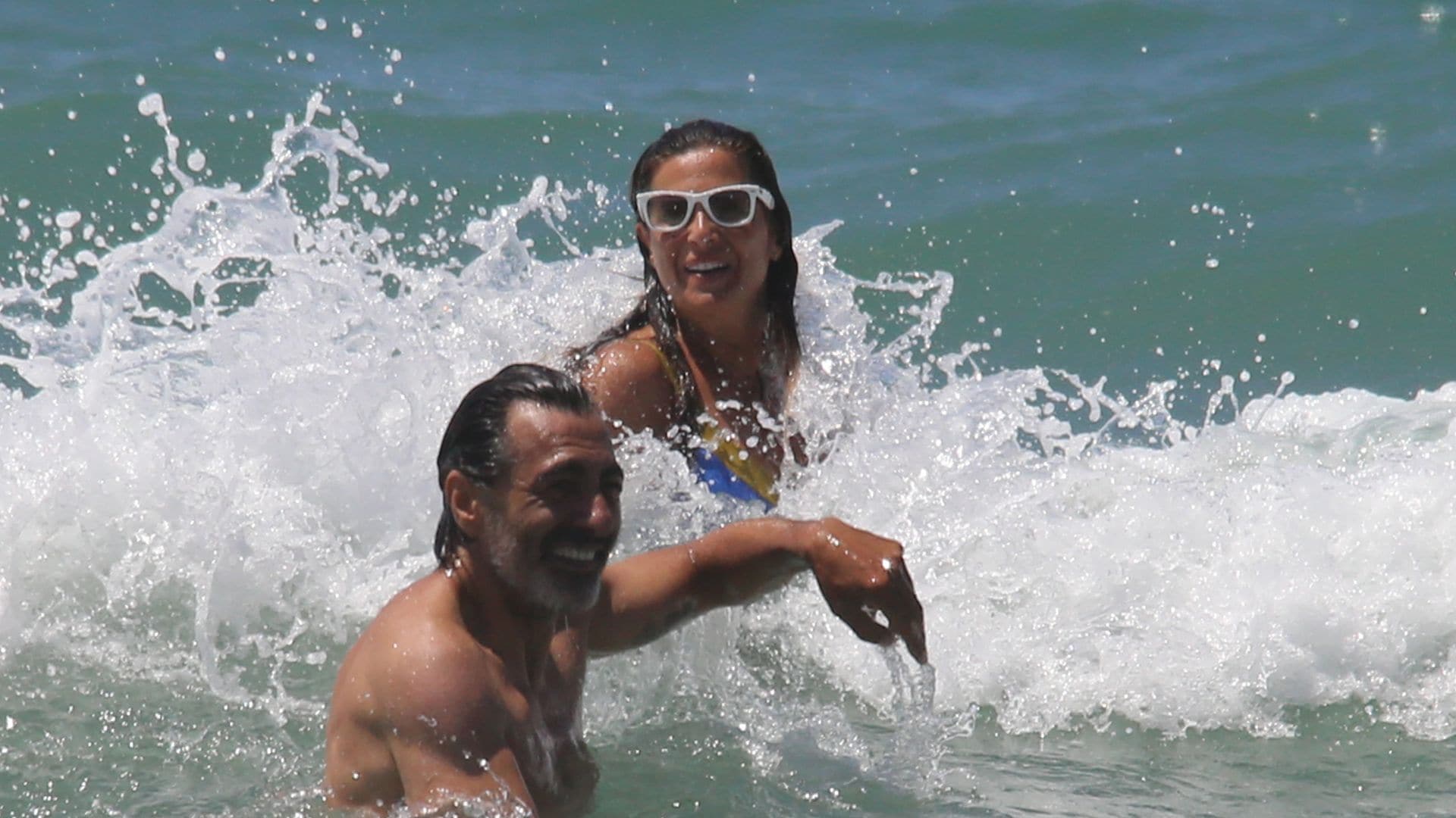 Nuria Roca y Juan del Val, de vacaciones con sus hijos tras pronunciar un nuevo 'sí, quiero'