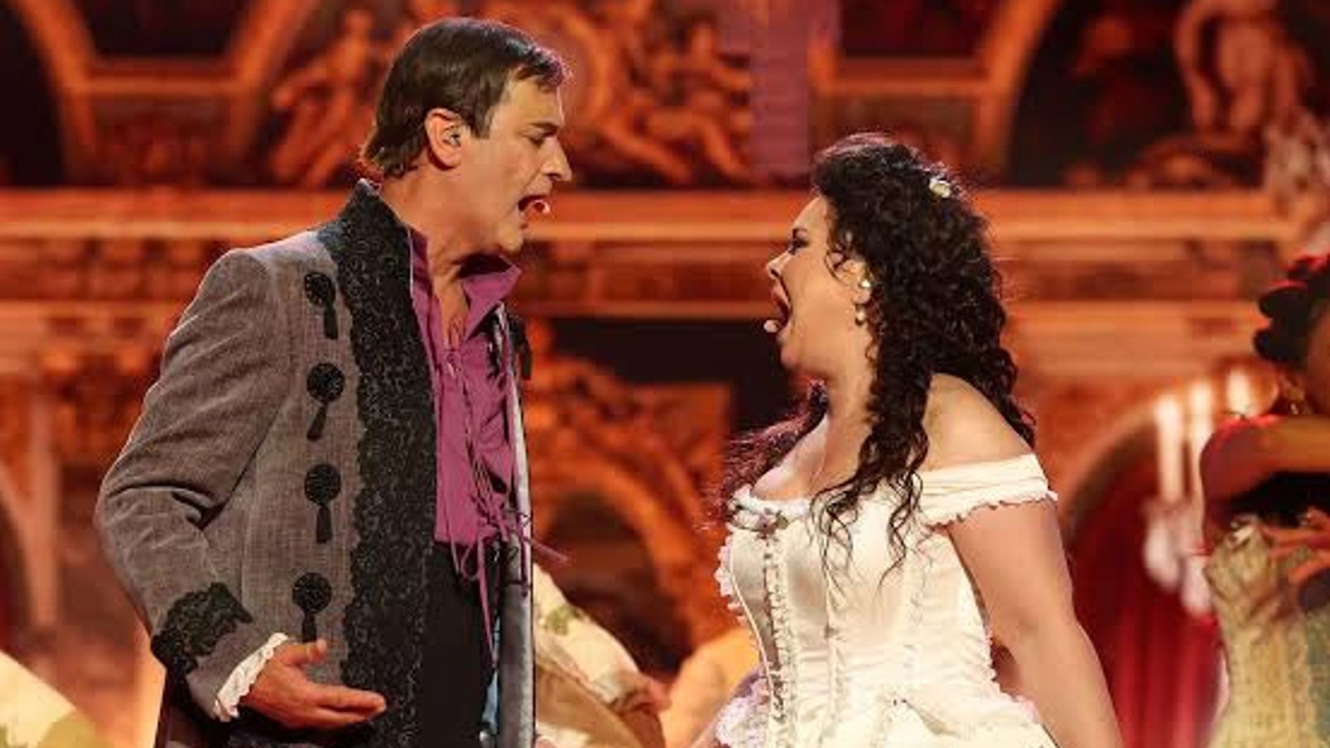Jesulín y María José Campanario... ¿segunda boda a la vista?: la pedida de mano en directo que ha sorprendido a todos