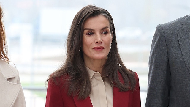 Reina Letizia traje rojo Cuenca