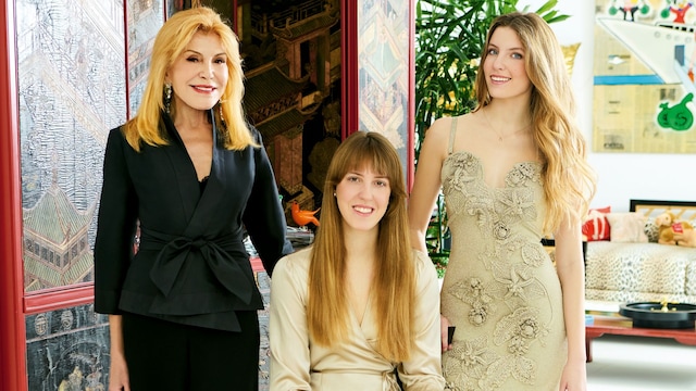 La baronesa Thyssen con sus hijas Carmen y Sabina