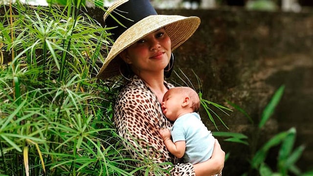 chrissy teigen en forma