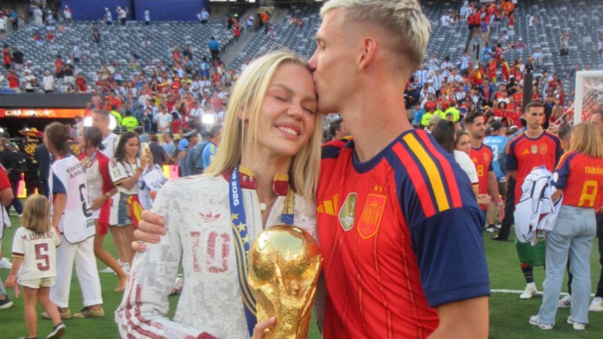 Dani Olmo y Laura Abla