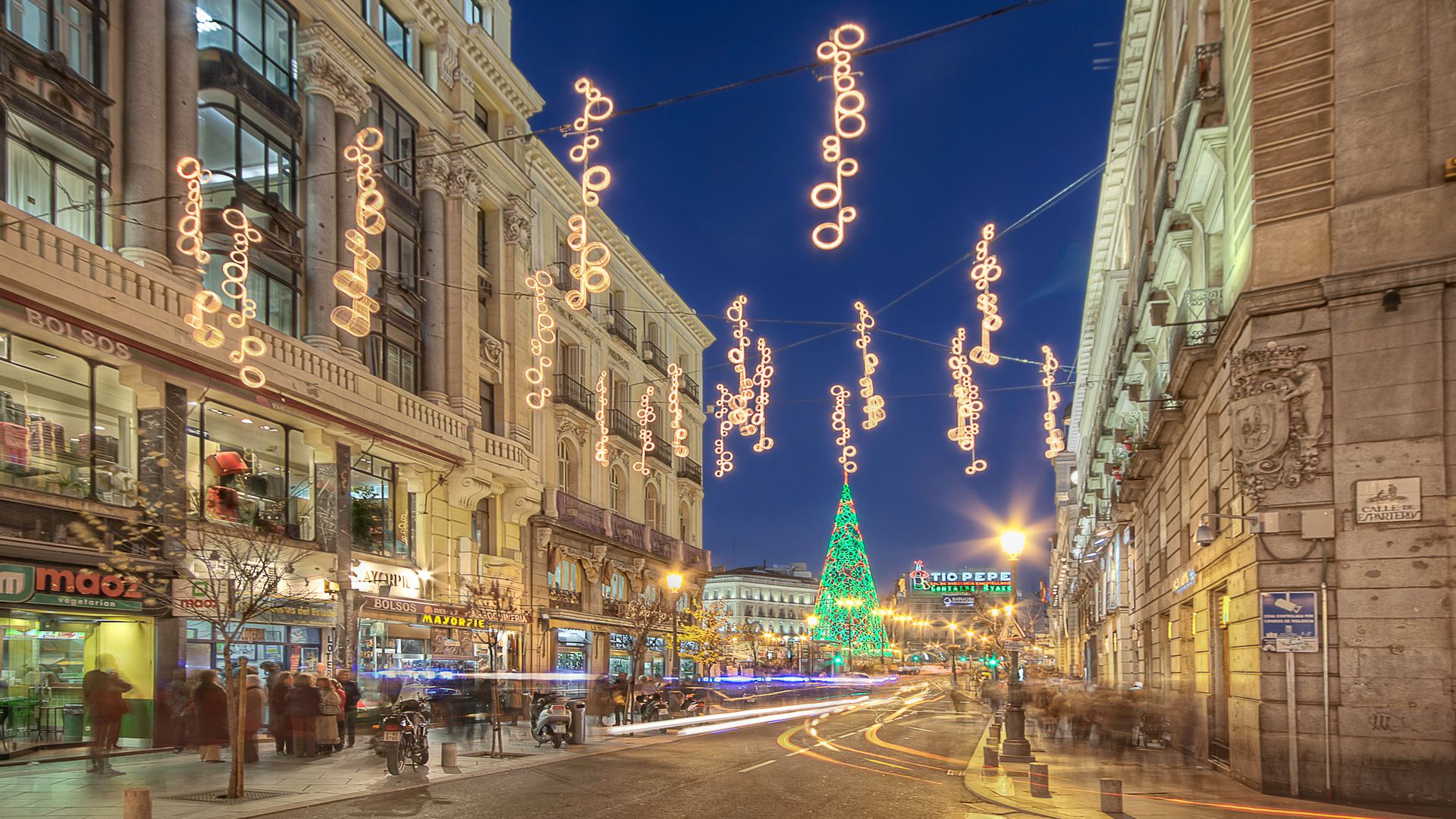 Puerta del Sol de Madrid iluminada por Navidad