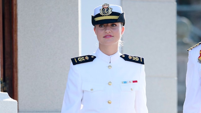 En agosto de 2024, Leonor dio un importante paso en su formación castrense al ingresar a la Escuela Naval Militar de Marín.