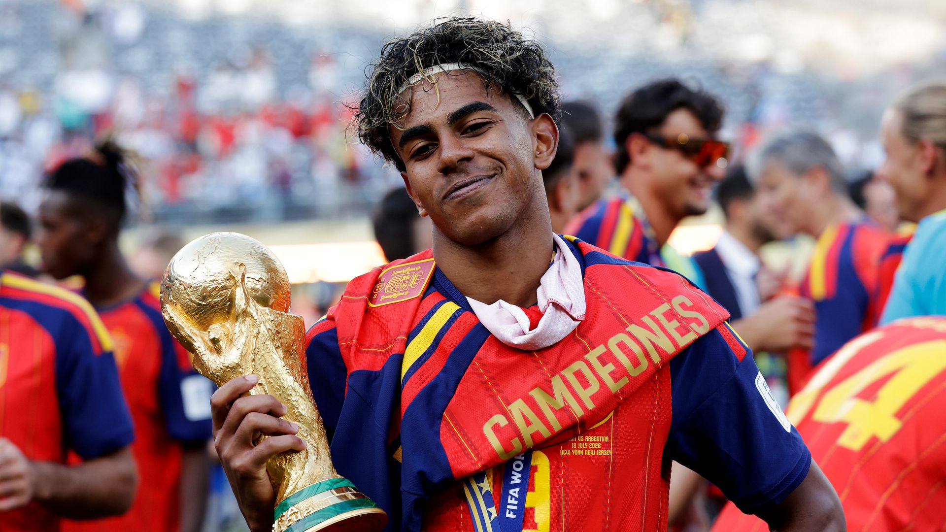 Lamine Yamal, con la Copa del Mundo de fútbol