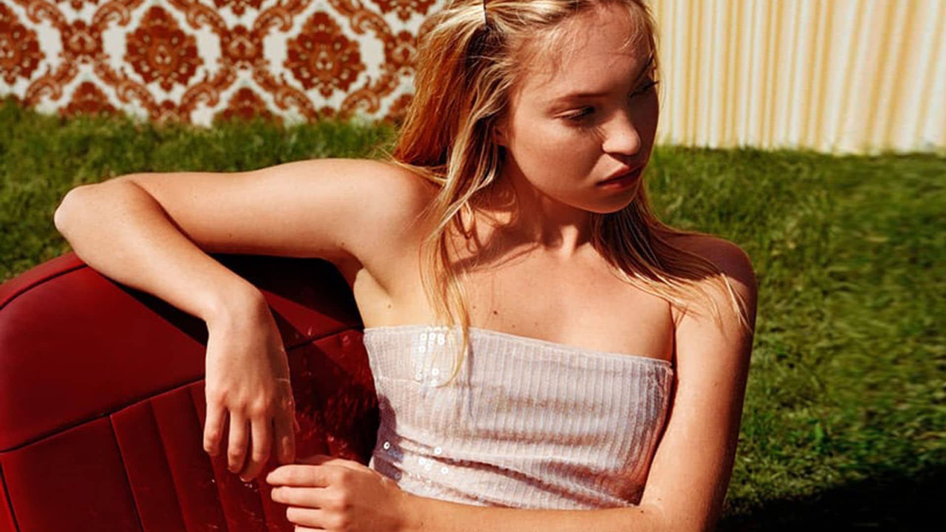Nueve tendencias 'Y2K' que Zara y Lila Moss quieren poner de moda: ¿te atreves con ellas?