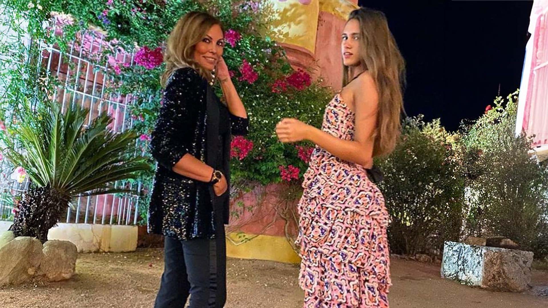 Así es Anne, la hija de Raquel Rodríguez que acaba de cumplir 18 años y es una prometedora cantante