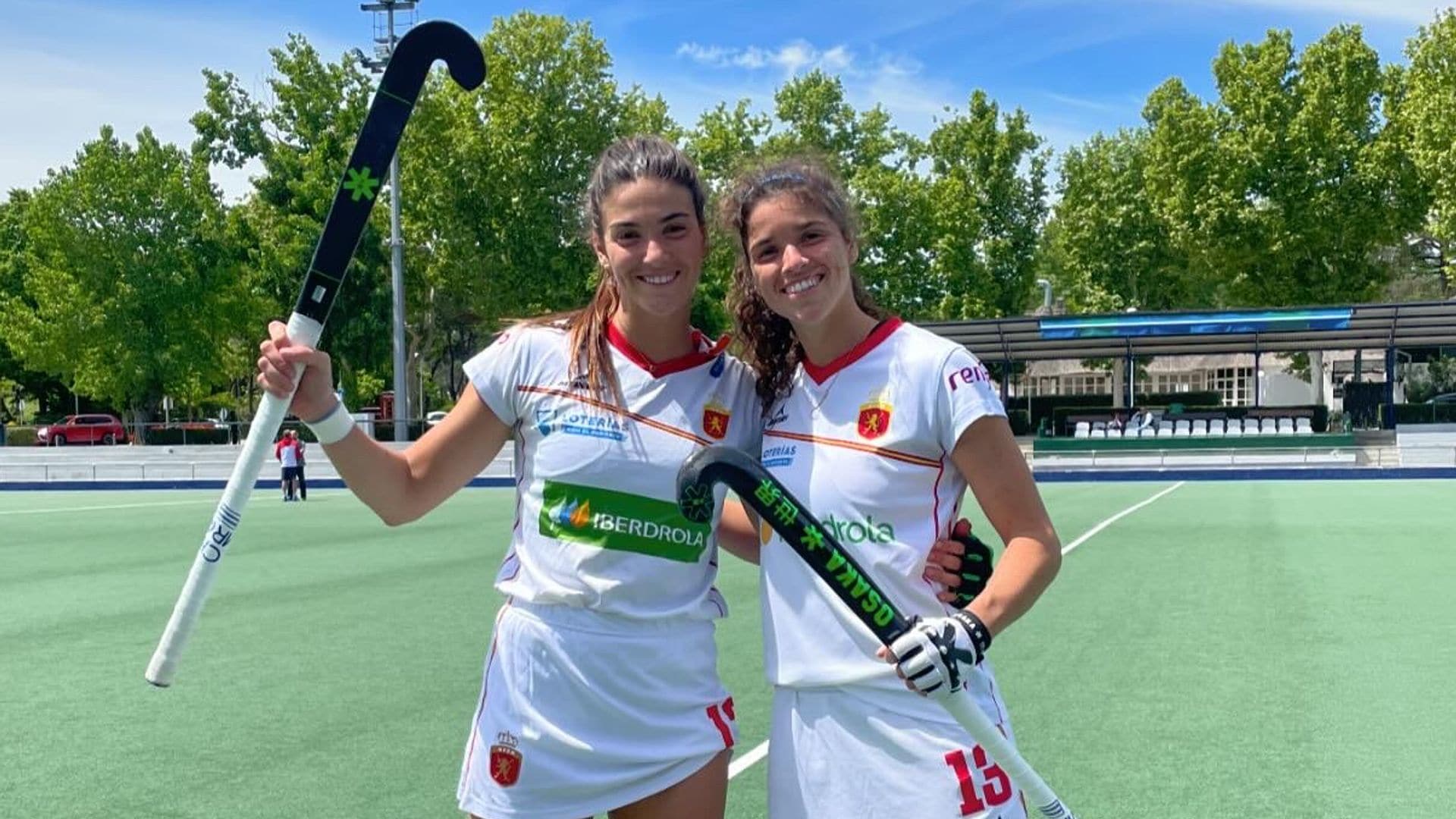 Flor y Coti, las mellizas de la selección nacional de hockey sobre hierba, 'con el corazón partío': una irá a los Juegos, la otra animará desde la grada