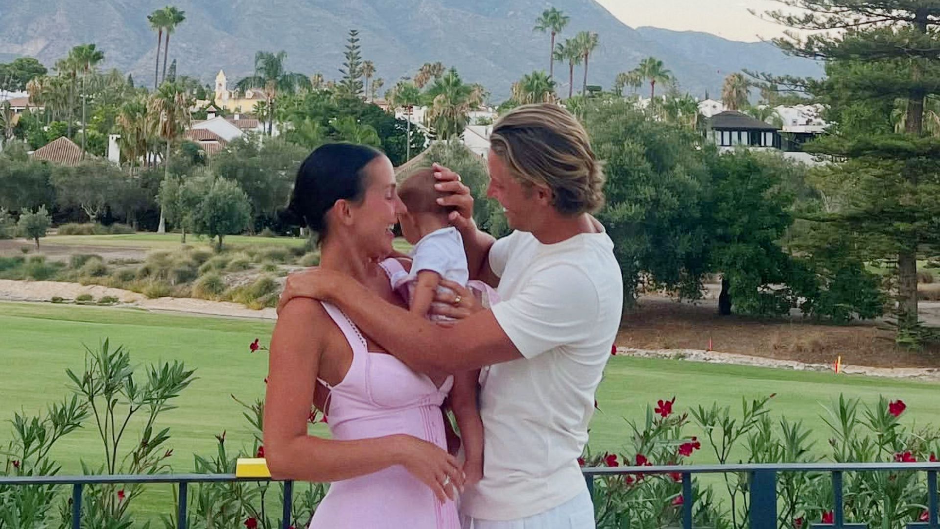 Marcos Llorente comparte el vídeo más tierno de su hija Amor bailando al ritmo de Aitana: "Mi superestrella"