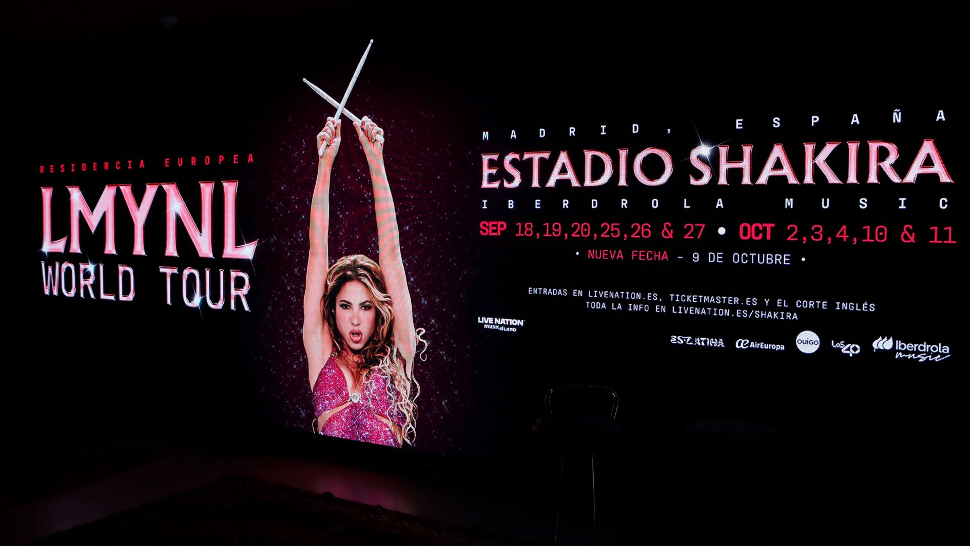 Cartel de 'LMYNL' World Tour del Estadio Shakira en Madrid, que albergará 12 conciertos entre septiembre y octubre