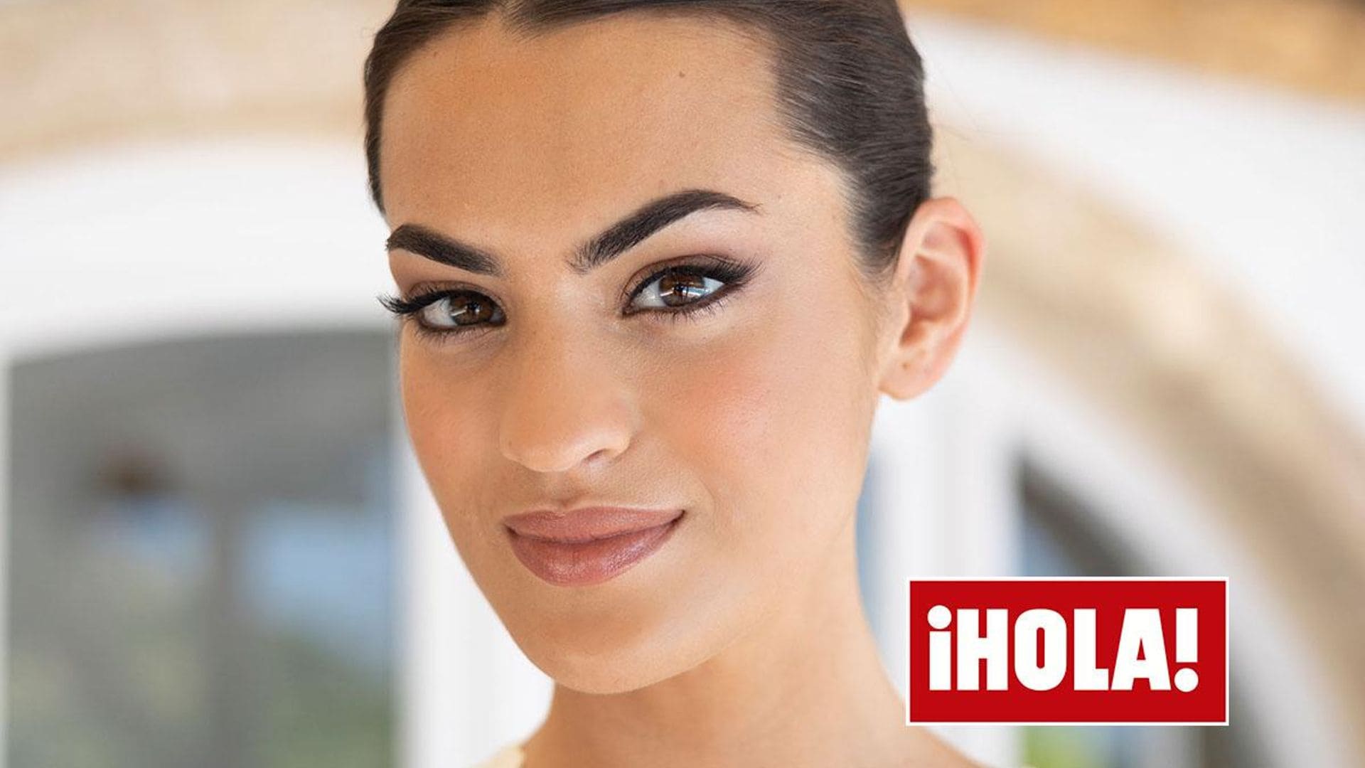 Maquillaje en tonos ‘nude’ y recogido romántico: el ‘look’ beauty de Marta Lozano al detalle