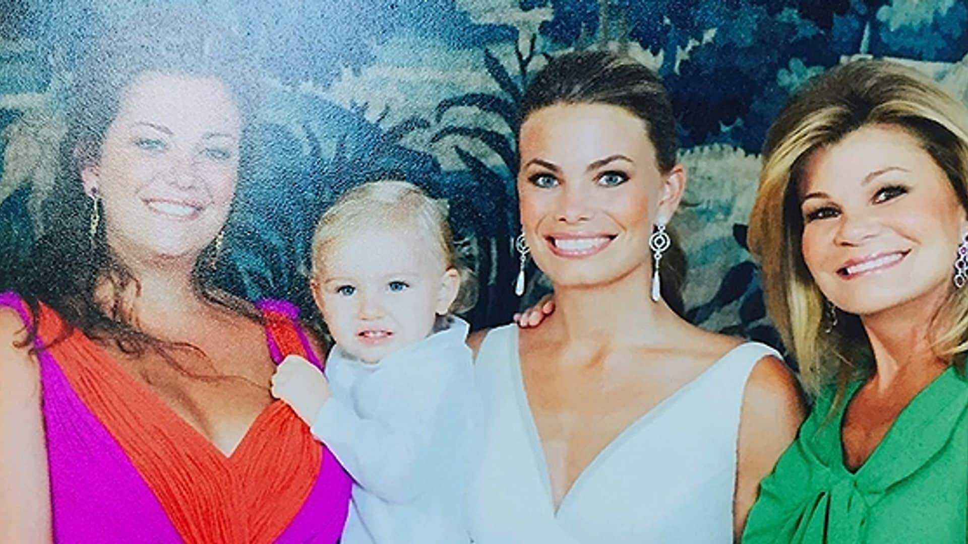 Caritina Goyanes junto a su hermana Carla y su madre Cari via Instagram