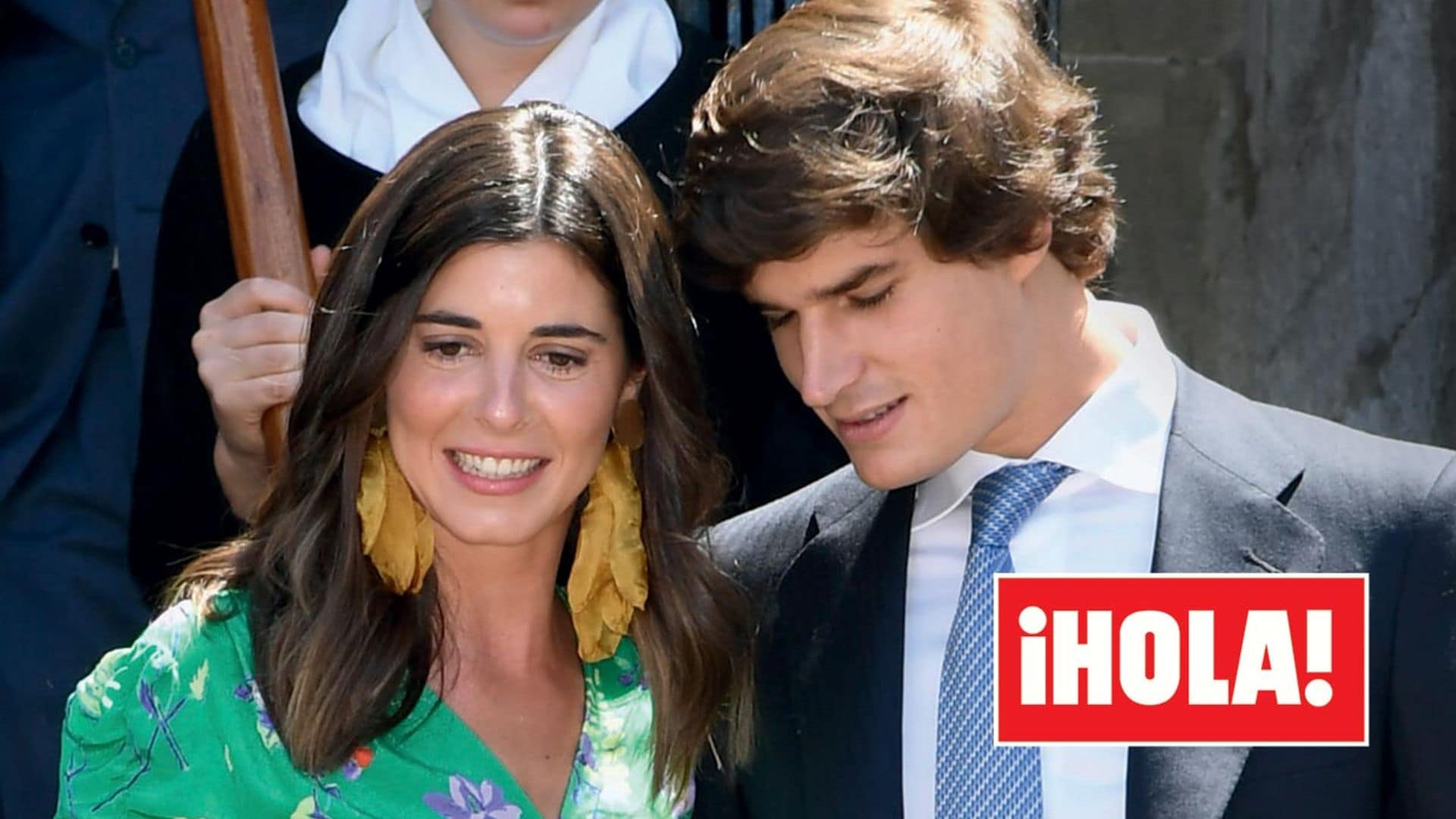 En ¡HOLA!, Carlos Fit-James se compromete con Belén Corsini