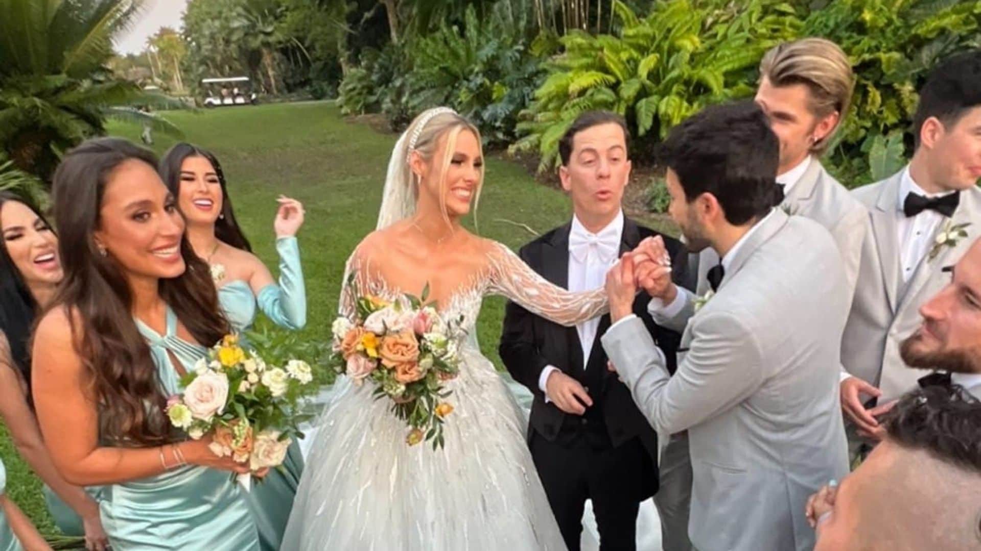 Paris Hilton del brazo del hijo de Chayanne, las famosas damas y todos los detalles de la boda de Lele y Guaynaa