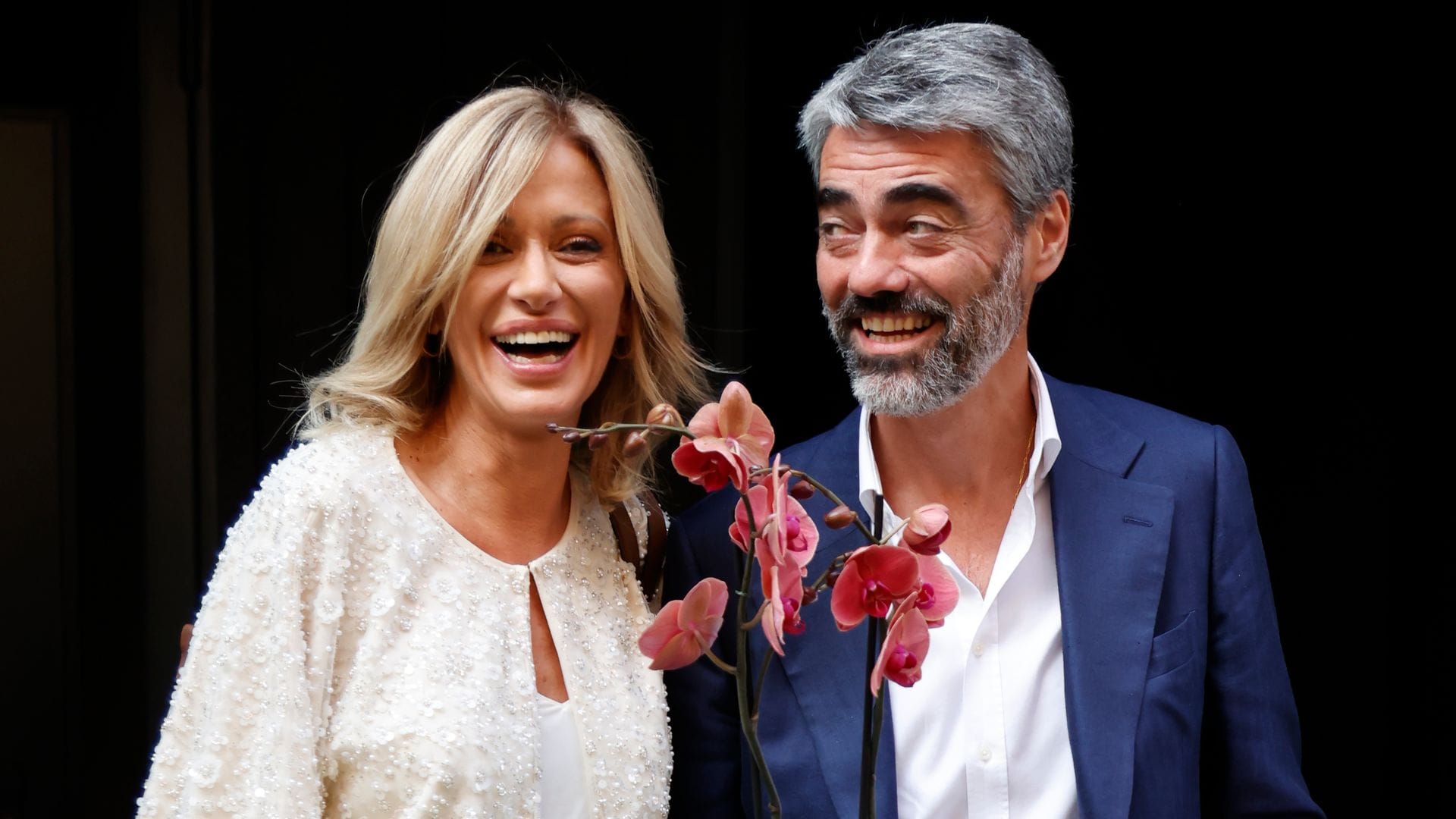 Susanna Griso y Luis Enríquez, desvelamos los detalles de la boda sorpresa que nadie se esperaba: en la playa y rodeado de amigos