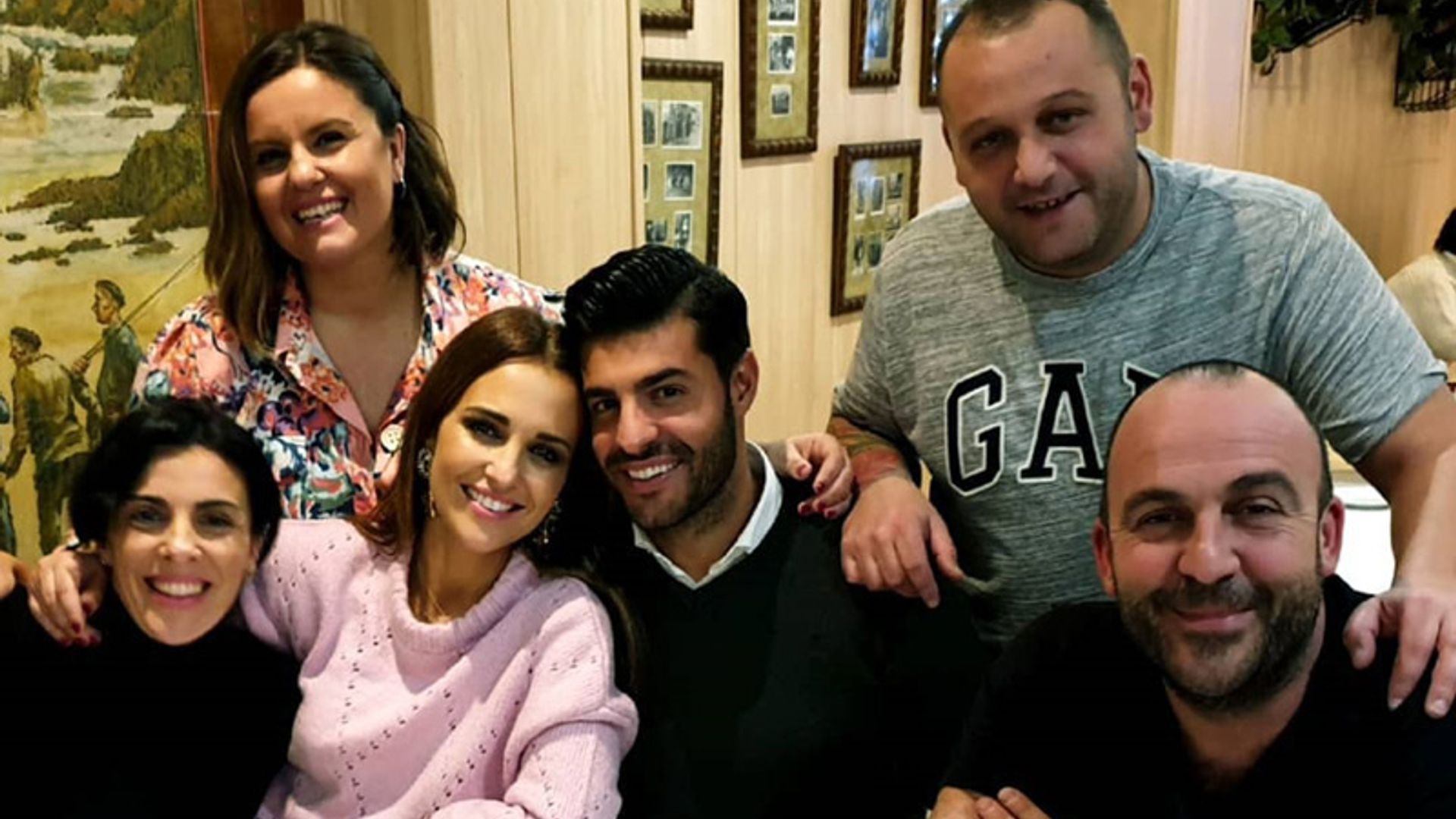 Miguel Torres, uno más en la pandilla asturiana de Paula Echevarría