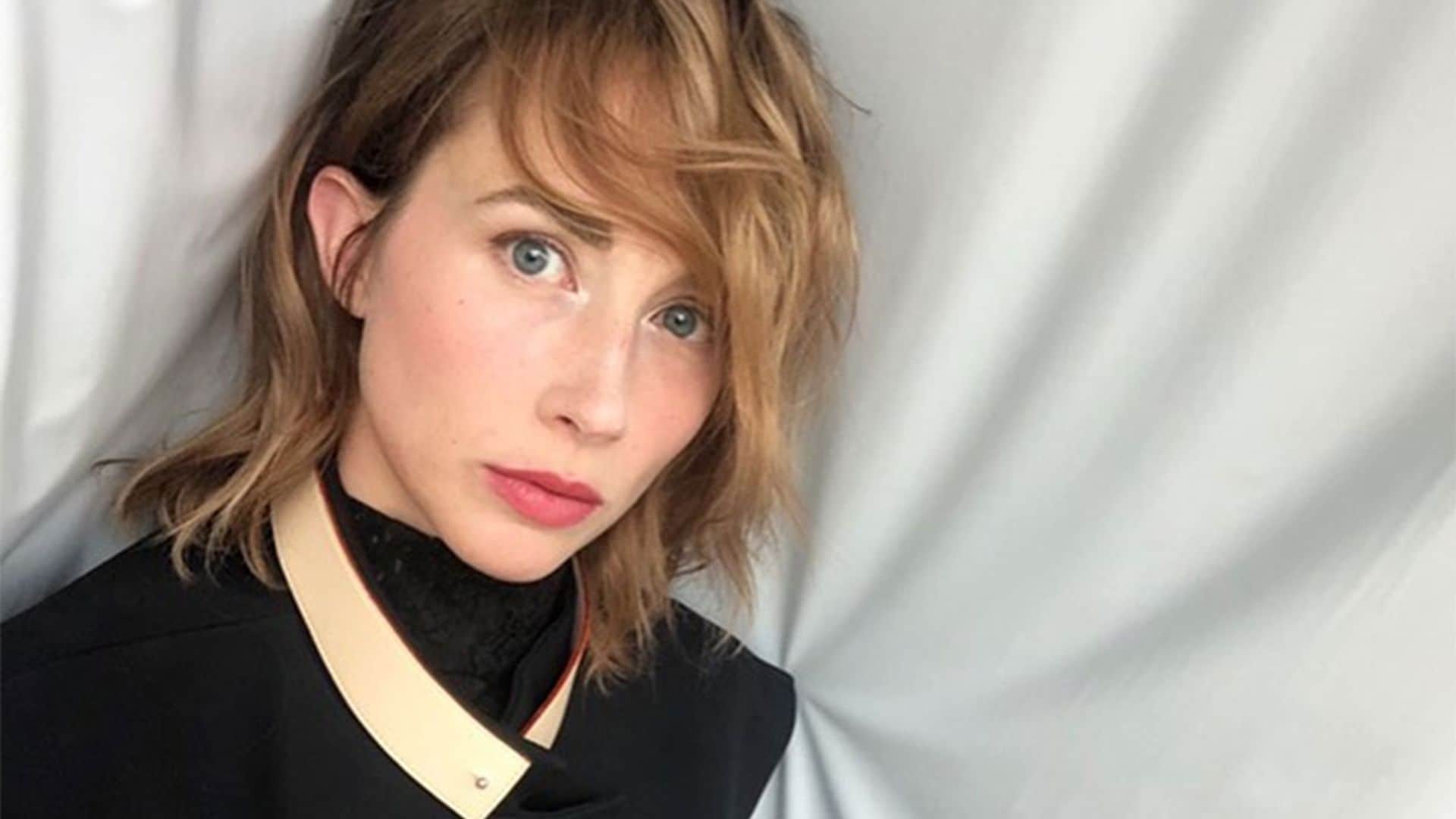 Ingrid García Jonsson cuenta con humor su 'aventura' de teñirse las cejas de morado