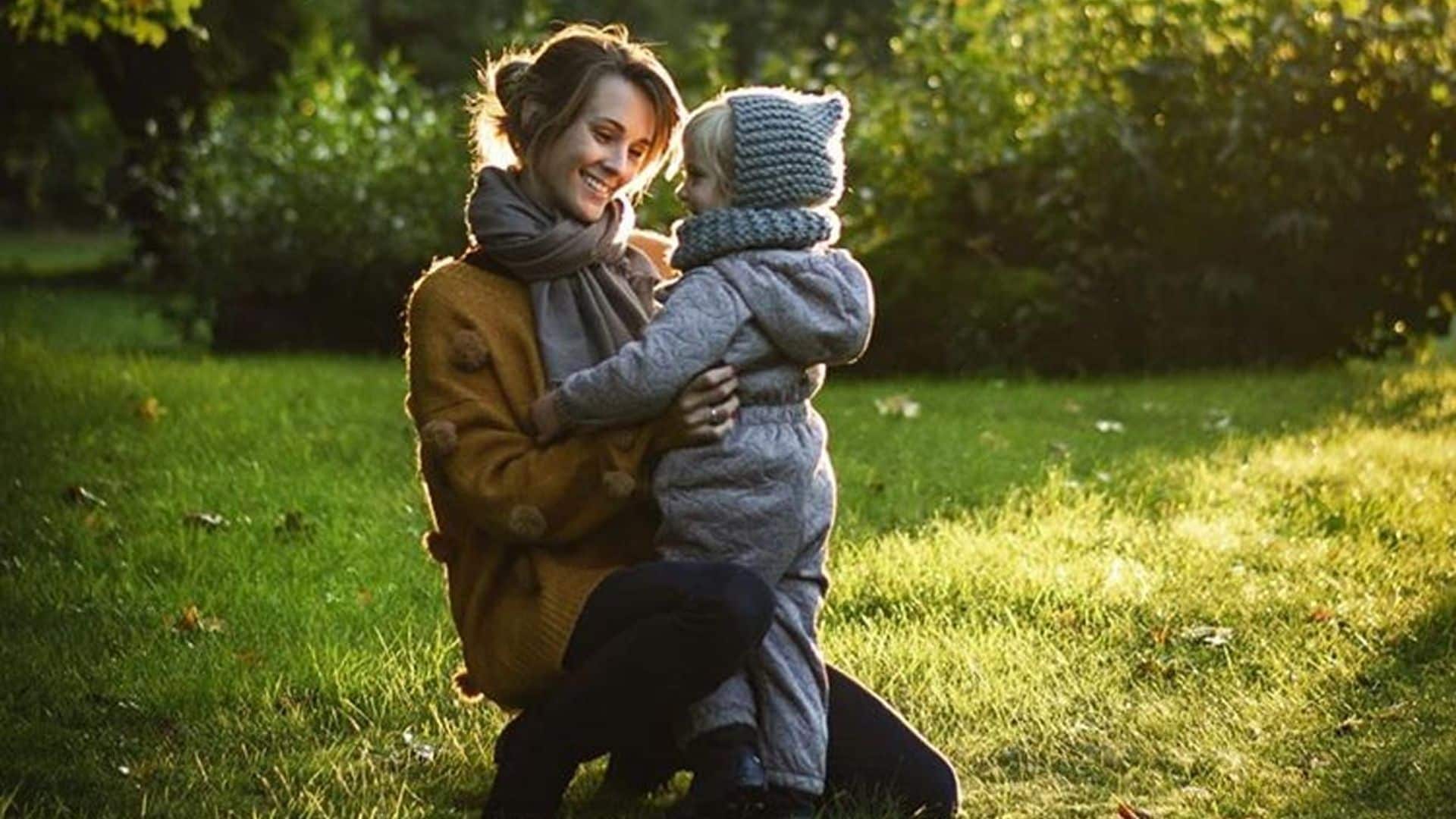 Carlos Baute y Astrid Klisans les enseñan a sus hijos los rincones de Letonia