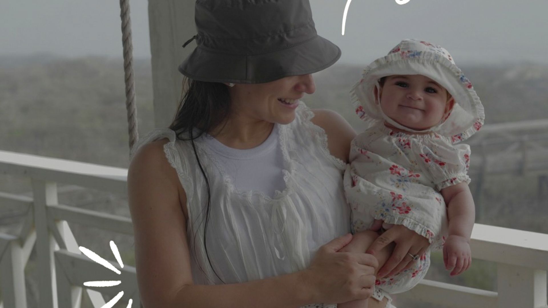 Ana Brenda Contreras con su hija Aria.
