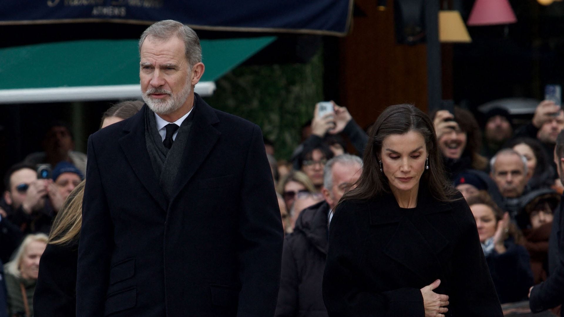 Los reyes Felipe y LEetizia en el funeral de Irene de Grecia 