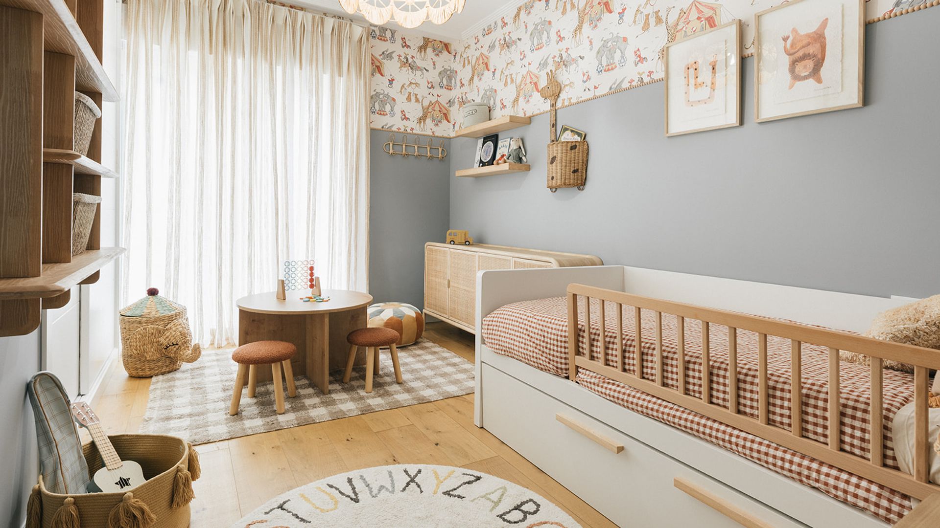 Dos habitaciones infantiles preciosas y 13 ideas de decoración que merece la pena copiar