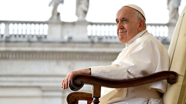 Hace unos años, el Papa Francisco sostuvo una profunda charla con jóvenes en la que reveló si recibía un salario.