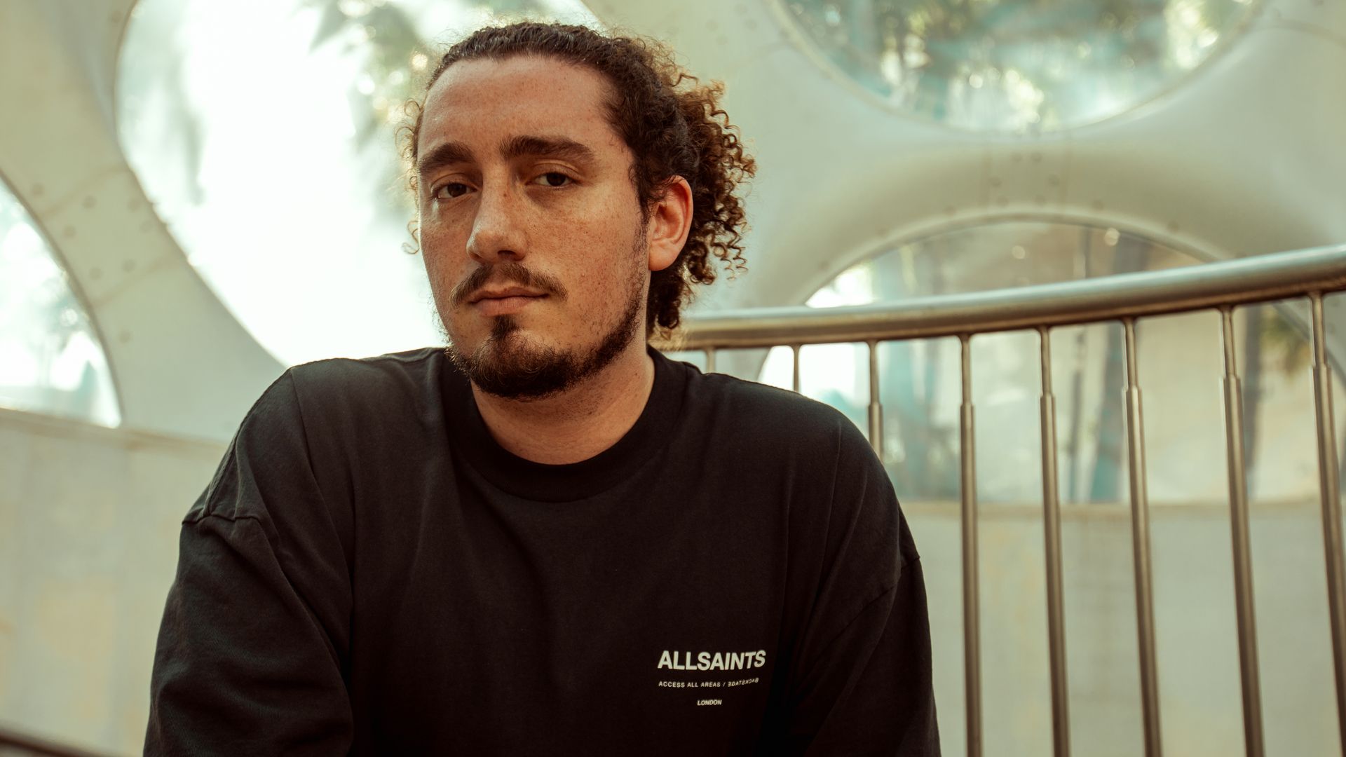 CONOSUR es Nicolás 'Dubi' Rubio, cantante chileno