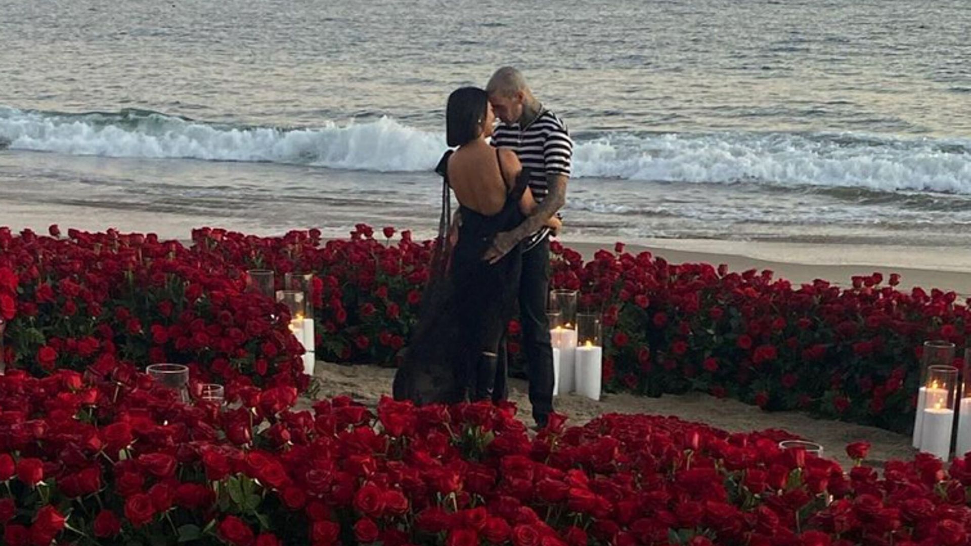 Kourtney Kardashian y Travis Barker: el anillo, la propuesta y todo sobre su compromiso