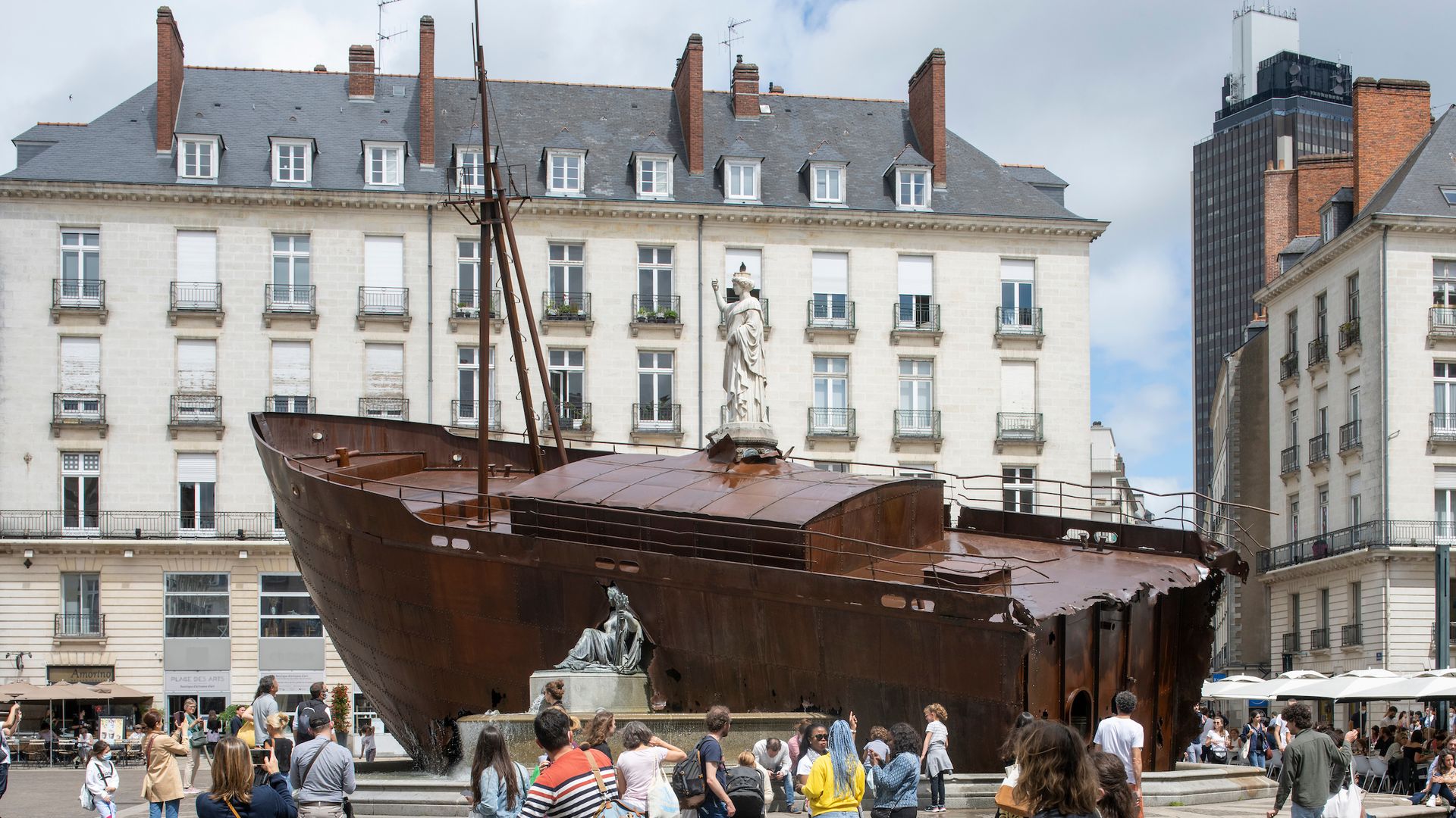 Arte, imaginación y revolución urbana: la ciudad francesa que no te esperas