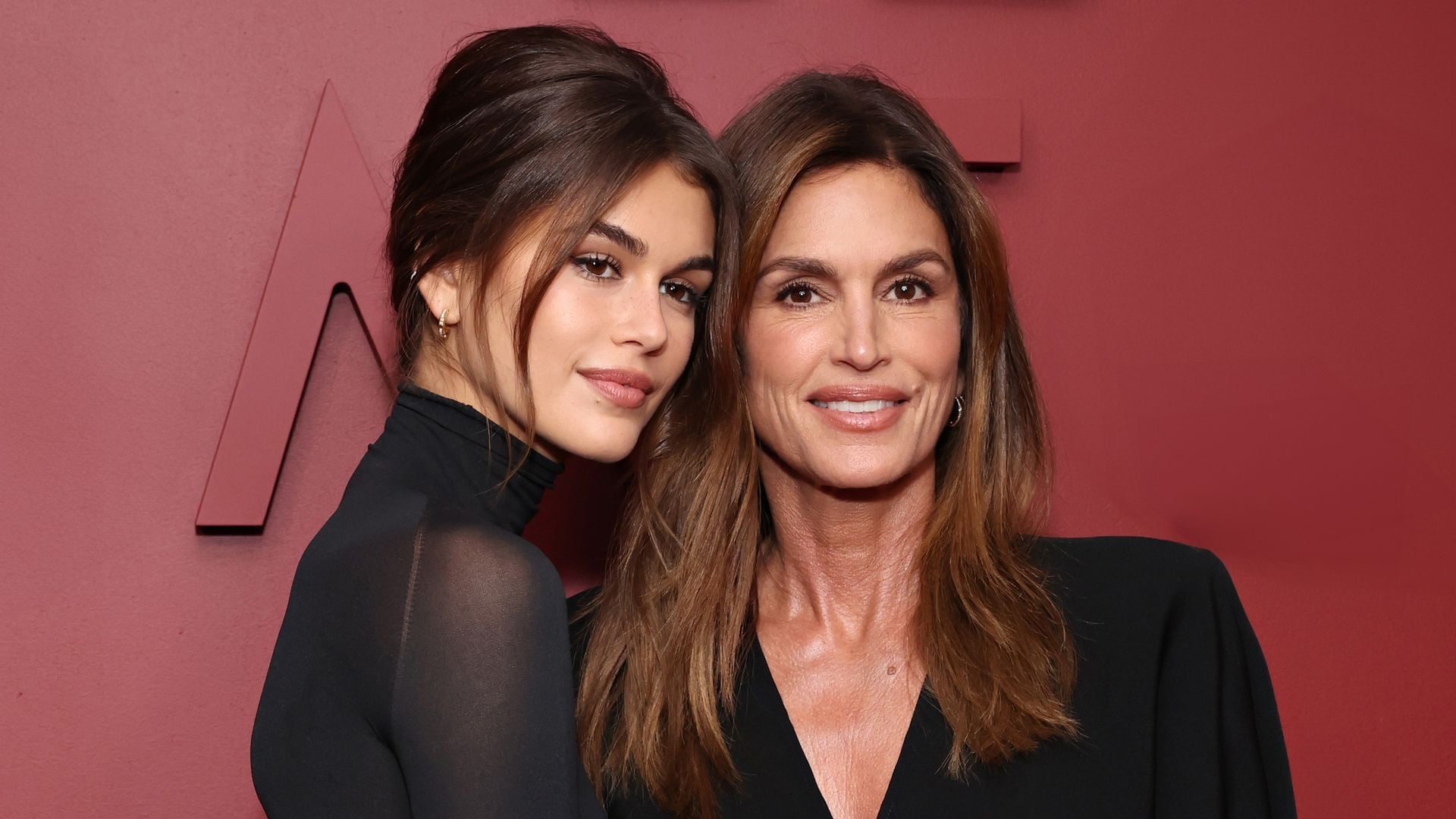 El toque de estilo que merece mamá: 10 ideas de regalo para el Día de la Madre