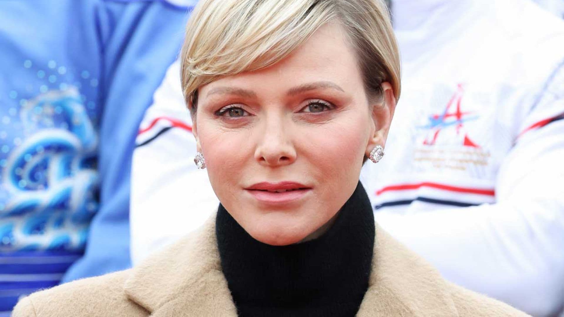 Charlene de Mónaco recurre al clásico abrigo camel favorito de las 'royals' para el Festival de Circo de Montecarlo