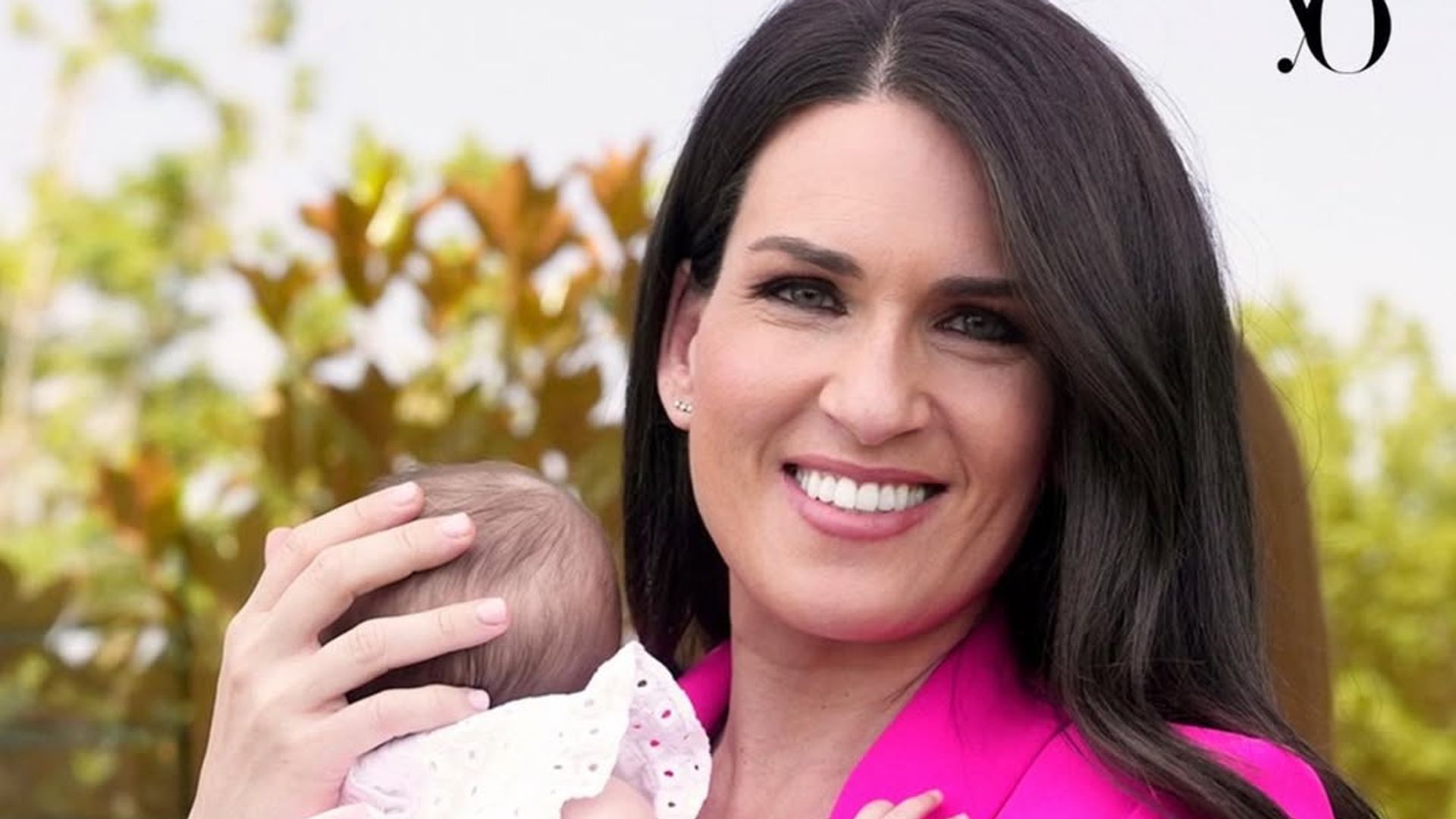 Cristina Pampín, con su hija recién nacida
