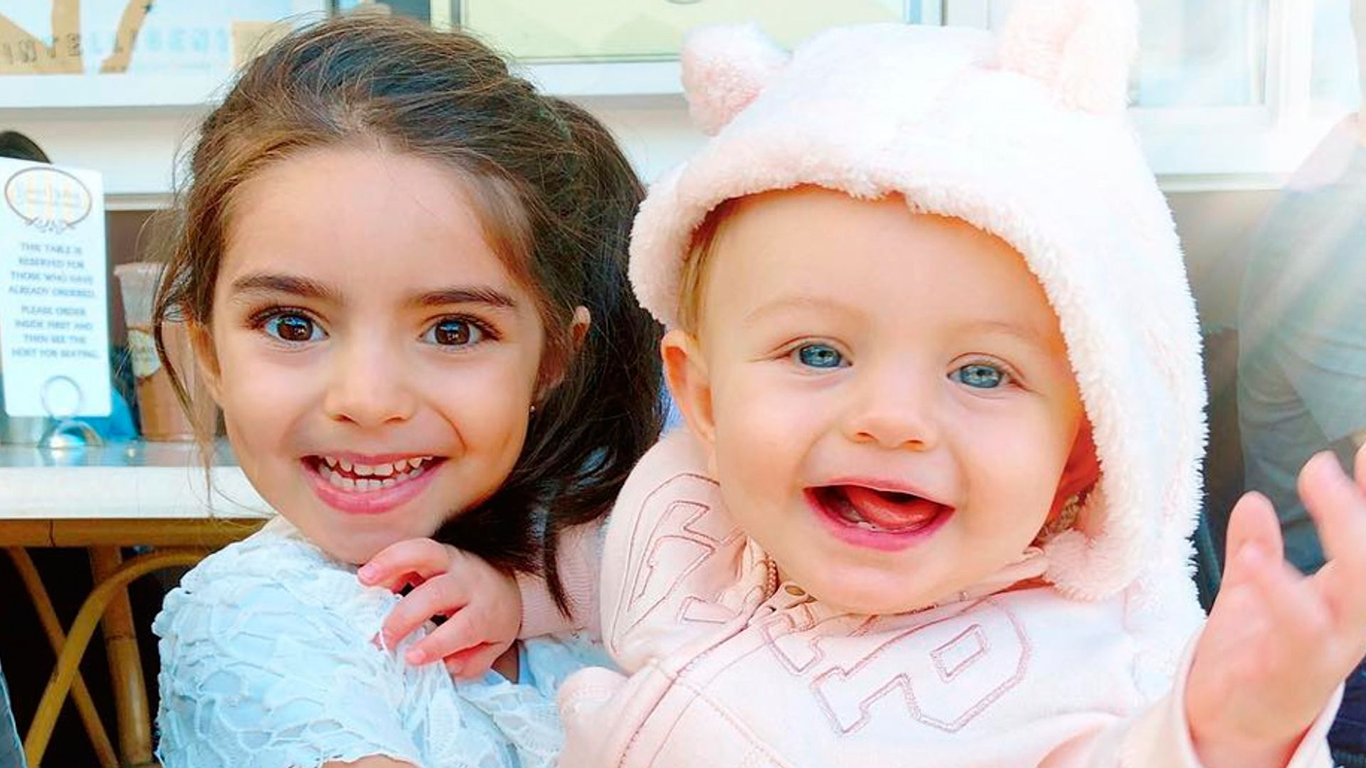 Aitana Derbez es la tía más tierna de la pequeña Kailani Ochmann